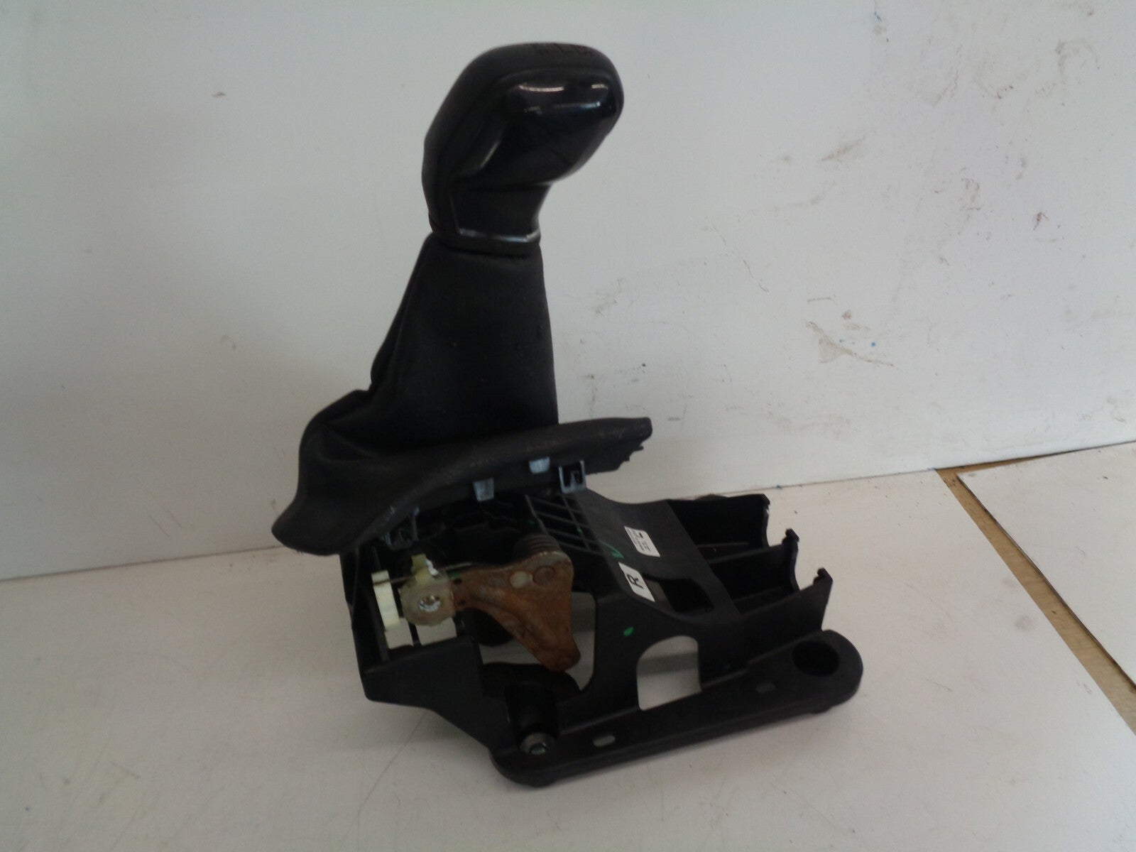 PEUGEOT 208 2016 MK1 1.0 5 SPEED MANUAL GEAR STICK SHIFTER SELECTOR 9808161480