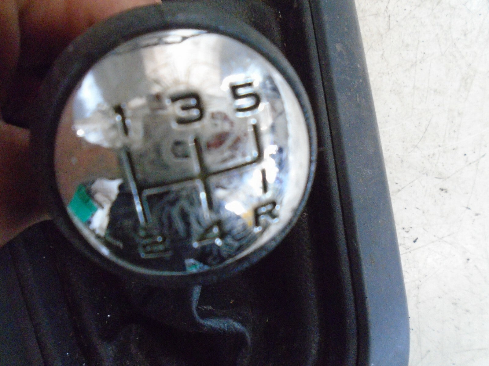 CITROEN C3 2010 MK2 SPEED MANUAL GEAR STICK SELECTOR AND SURROUND 96841605