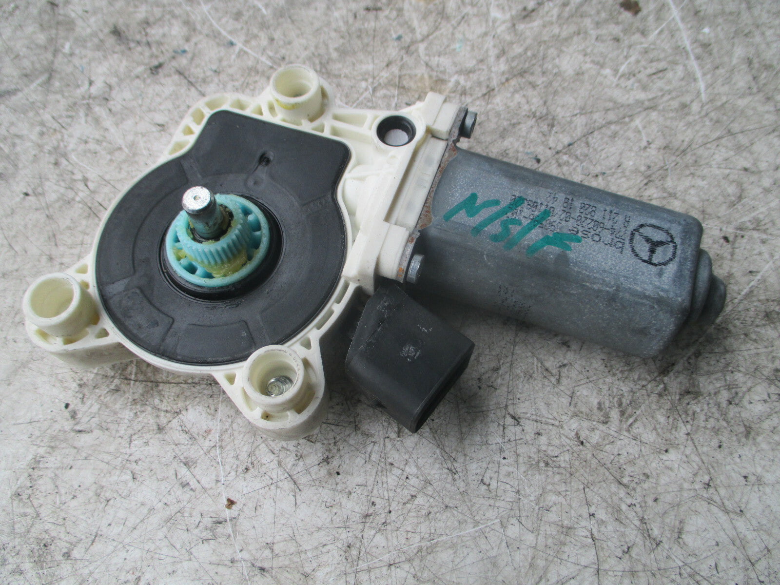MERCEDES CLC CLASS W203 2010 3 DOOR NS PASSENGER SIDE WINDOW MOTOR A2118201842