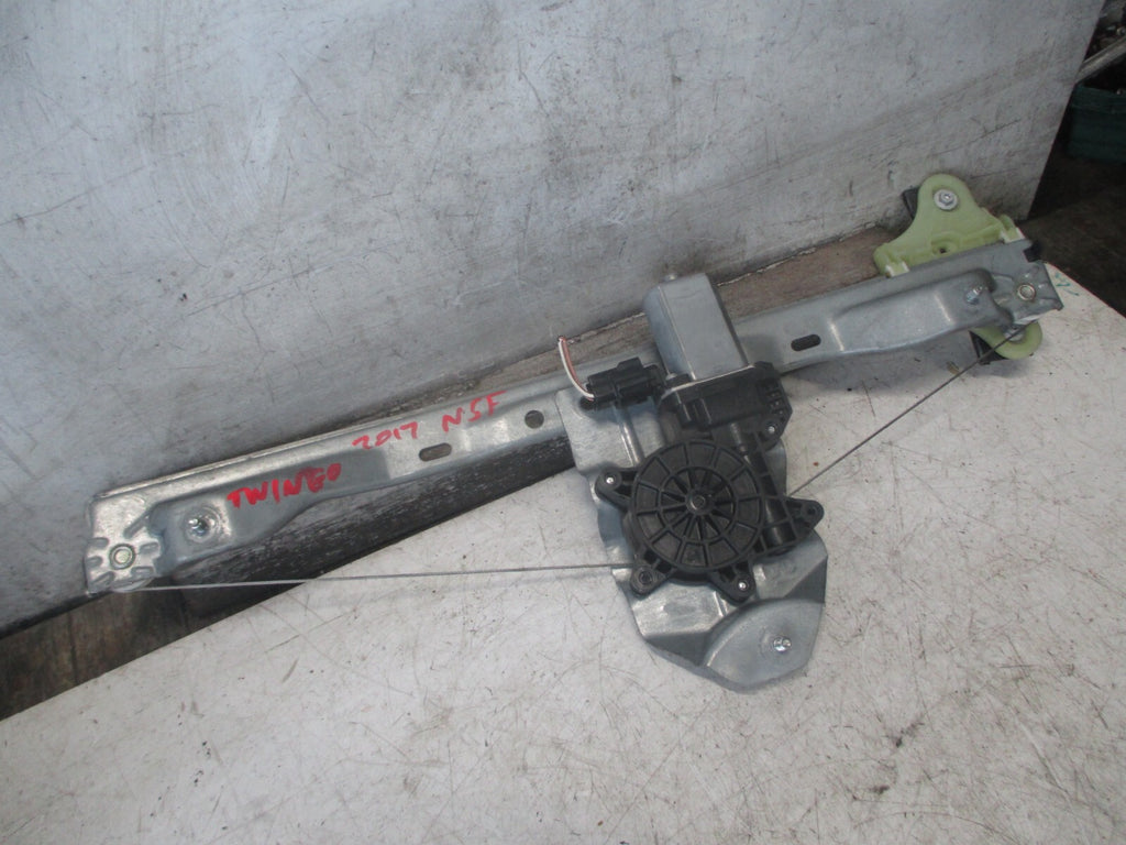 RENAULT TWINGO 2017 NSF PASSENGER SIDE FRONT WINDOW MOTOR REGULATOR 128001472