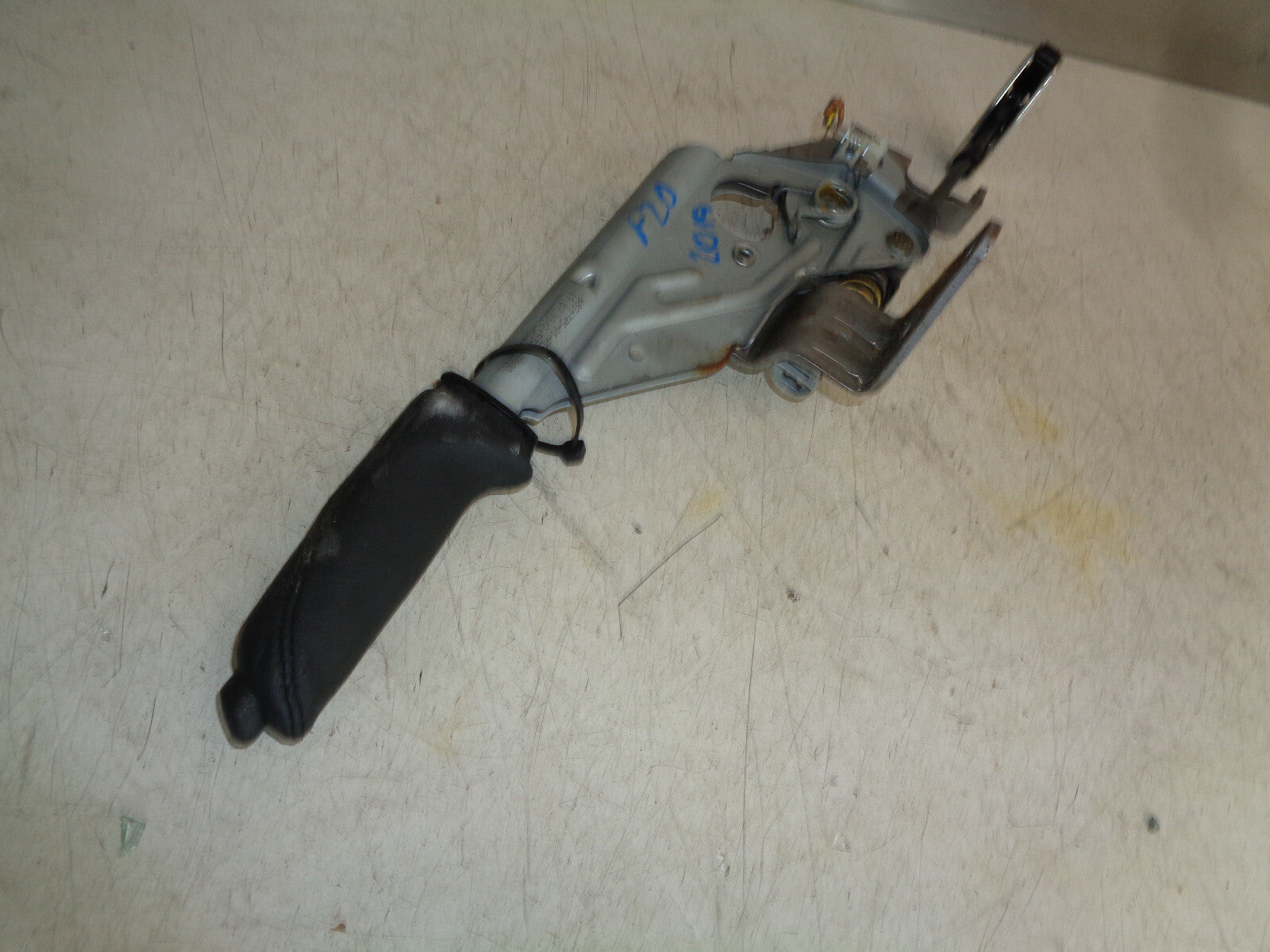 BMW 1 SERIES F20 2019 LCI 2.0 PETROL HANDBRAKE LEVER HANDLE LEATHER 6876775