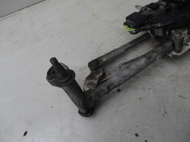 SEAT IBIZA 2011 FRONT WIPER MOTOR WITH LINKAGES 6R2955119A