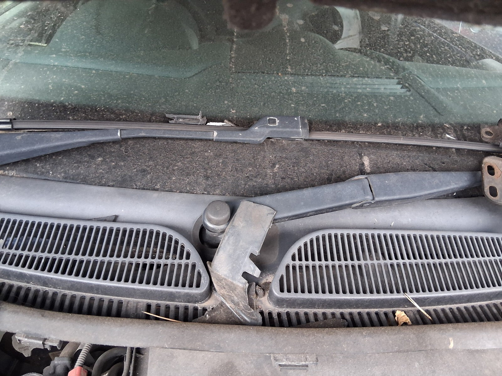 2010 FORD FIESTA MK7 WINDSCREEN WIPER MOTOR & LINKAGES