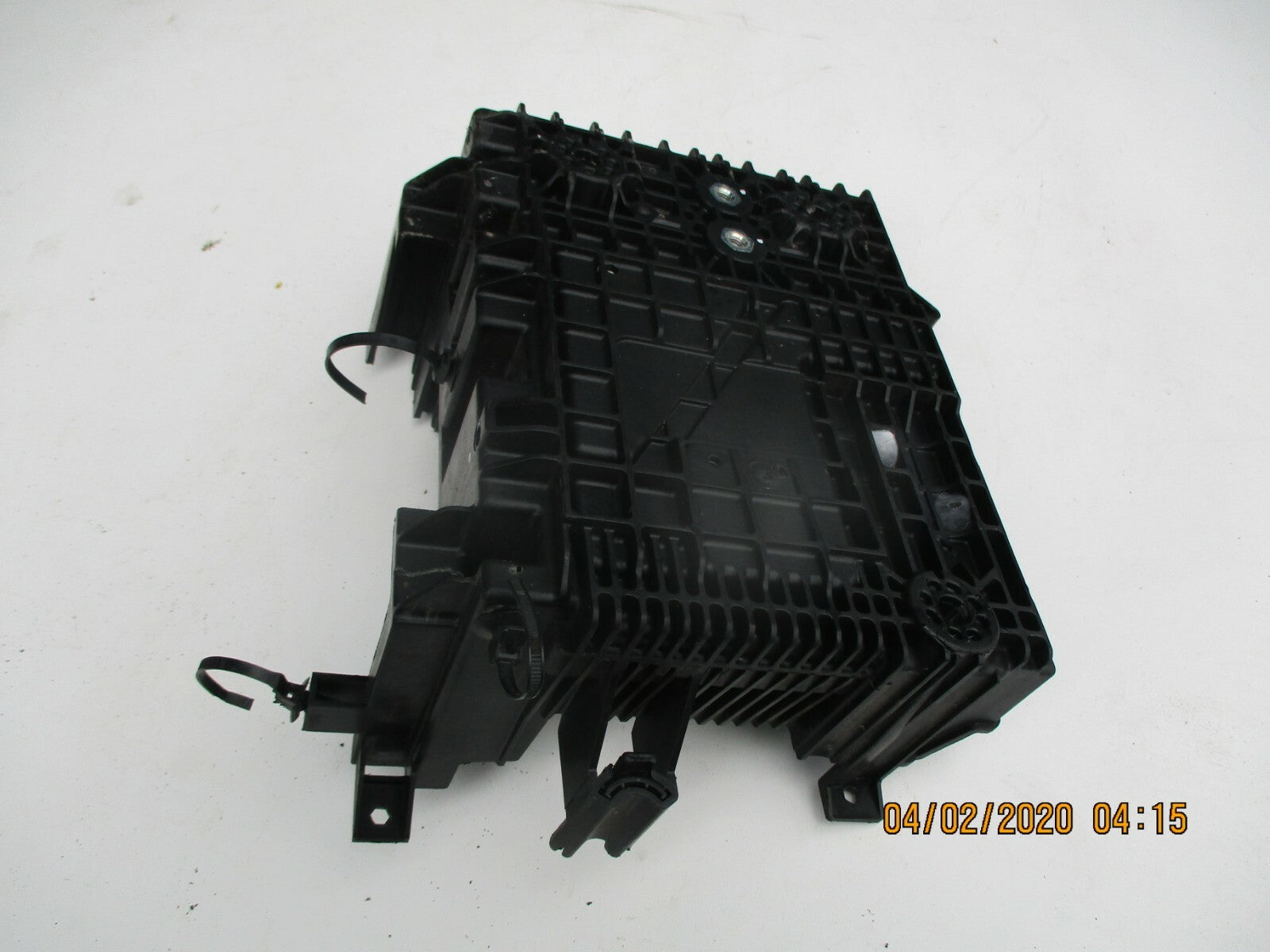 VAUXHALL VIVA 2017 UNDER BONNET BATTERY TRAY PLASTIC SUPPORT MOUNT 42359359