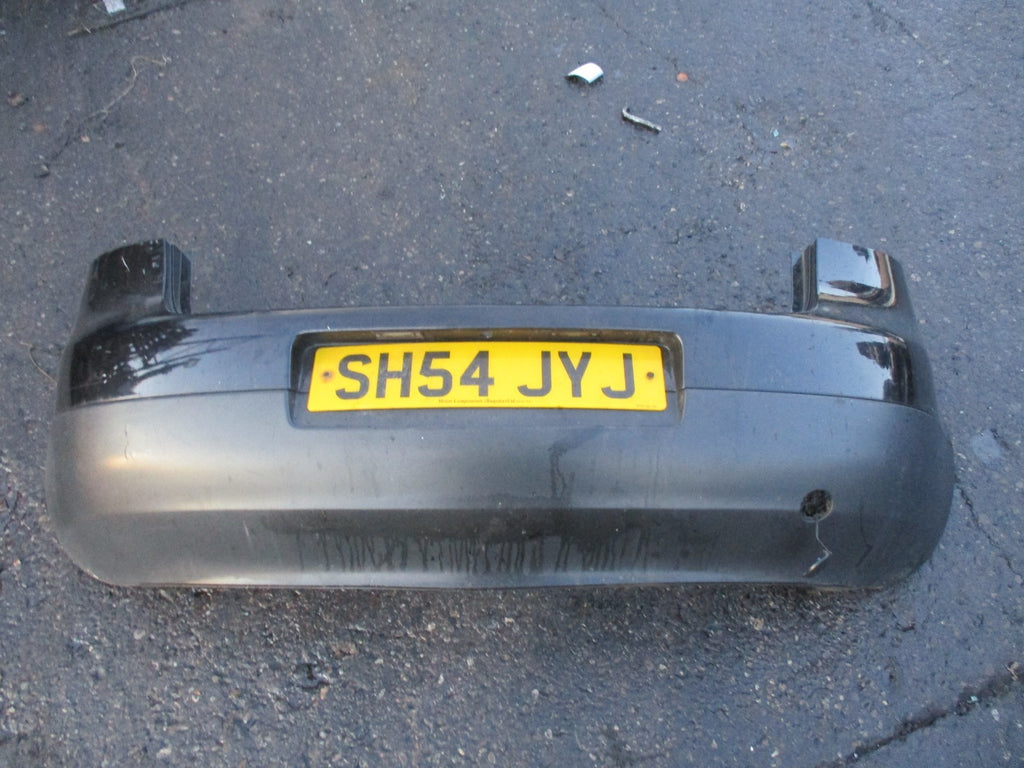 VOLKSWAGEN GOLF MK5 REAR BUMPER COMPLETE BLACK
