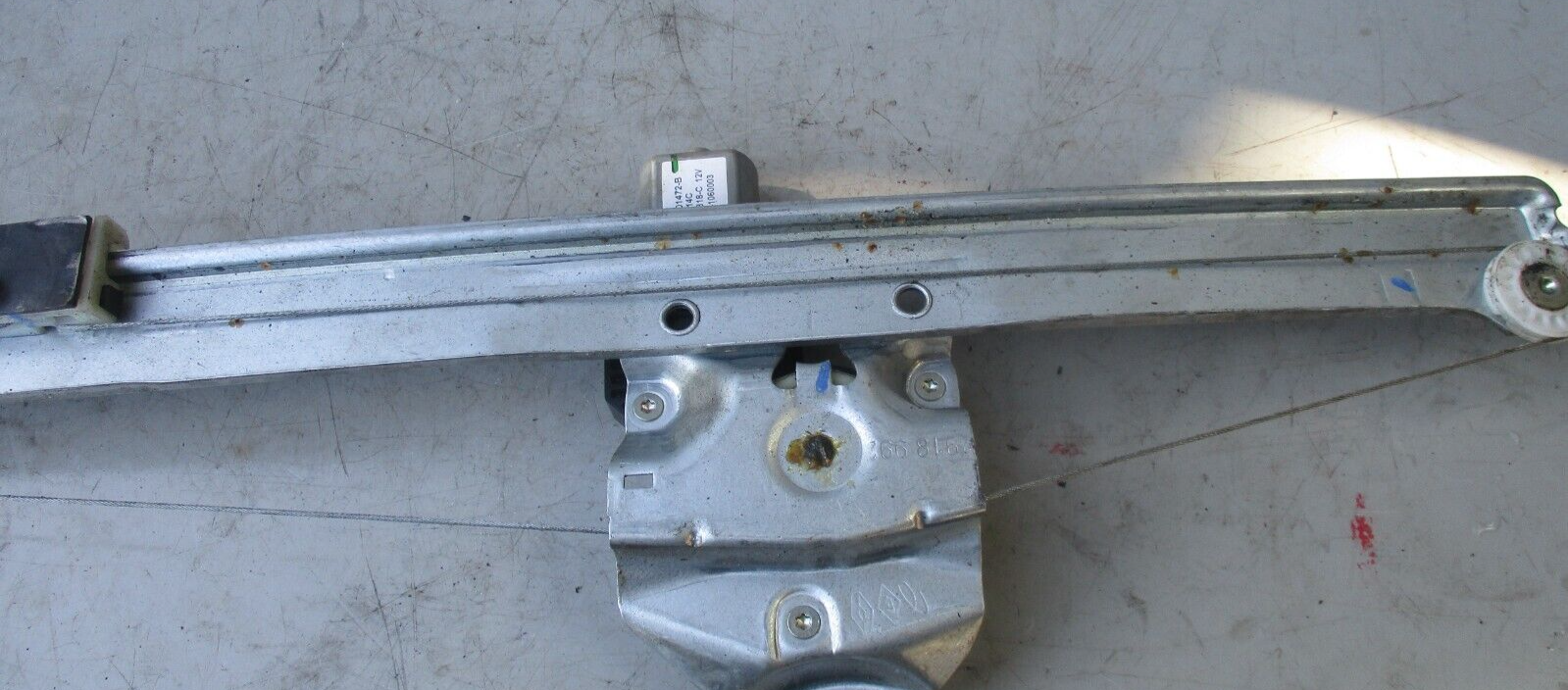 VAUXHALL VIVARO 2017 NSF PASSENGER SIDE FRONT WINDOW MOTOR REGULATOR 807210974R