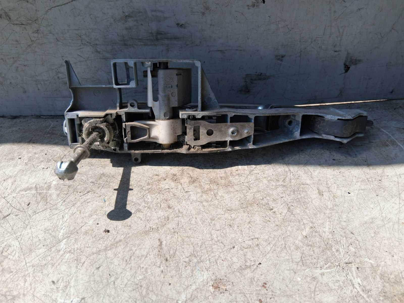 2011 CITROEN DS3 NSF PASSENGER SIDE FRONT LEFT EXTERIOR DOOR HANDLE 9684560080