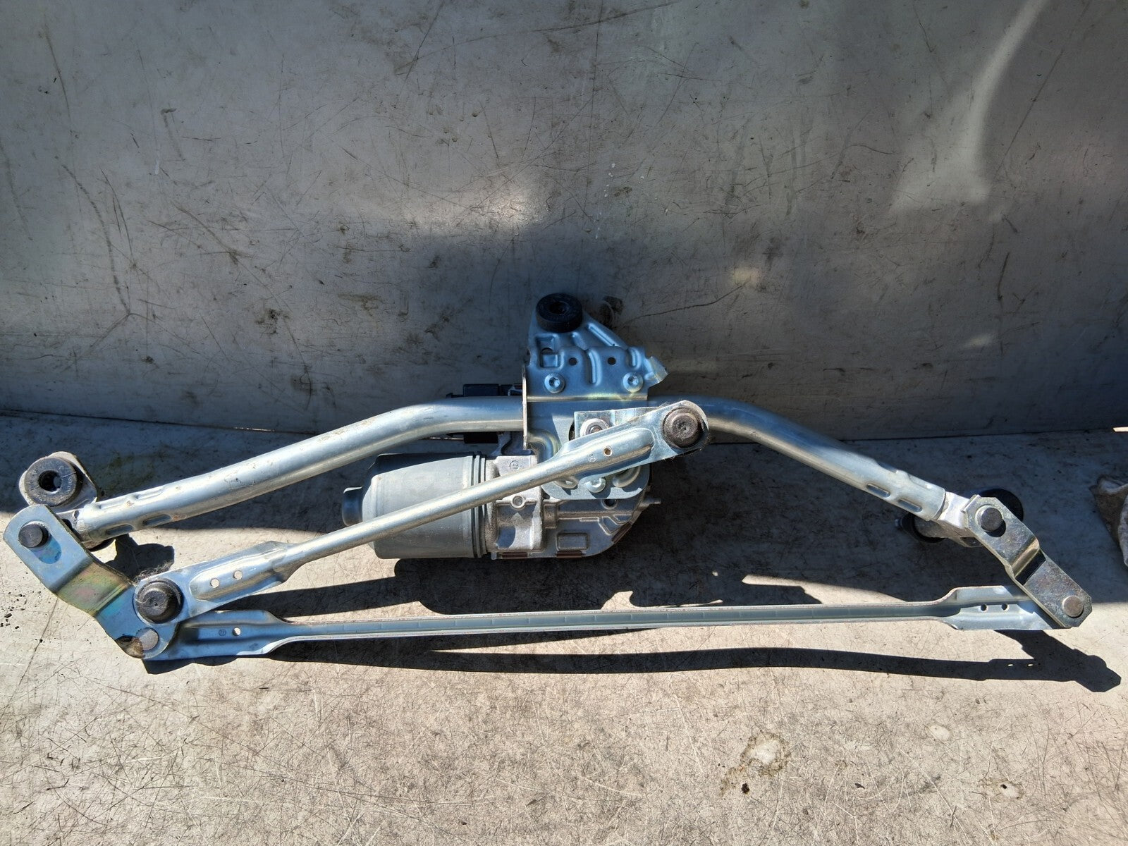 VW VOLKSWAGEN PASSAT B8 2019 WINDSCREEN WIPER MOTOR & LINKAGE WITH ARM 3G2955119