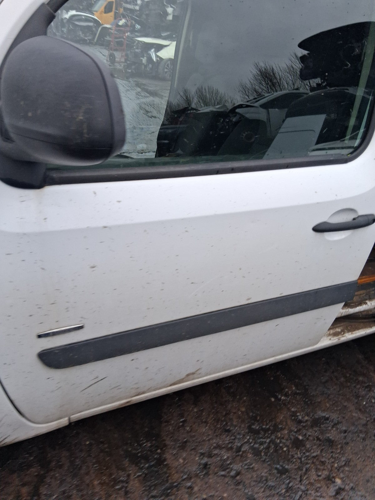2016 MERCEDES CITAN W415 NSF PASSENGER SIDE FRONT LEFT BARE DOOR WHITE