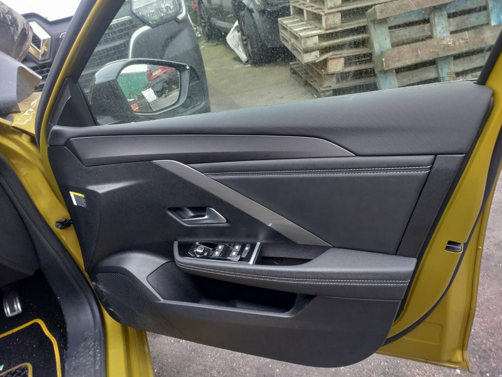 2023 VAUXHALL ASTRA L MK8 OSF DRIVER SIDE FRONT DOOR CARD WITHOUT SWITCH