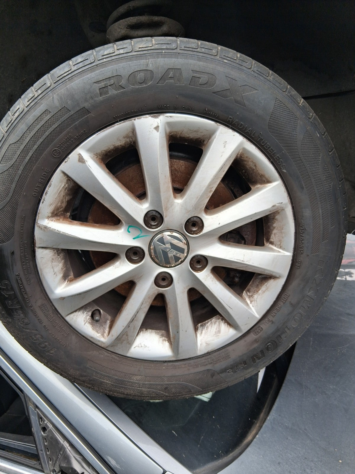 2007 VW VOLKSWAGEN GOLF MK5 15 INCH ALLOY WHEEL WITH TRYE 195/65R15