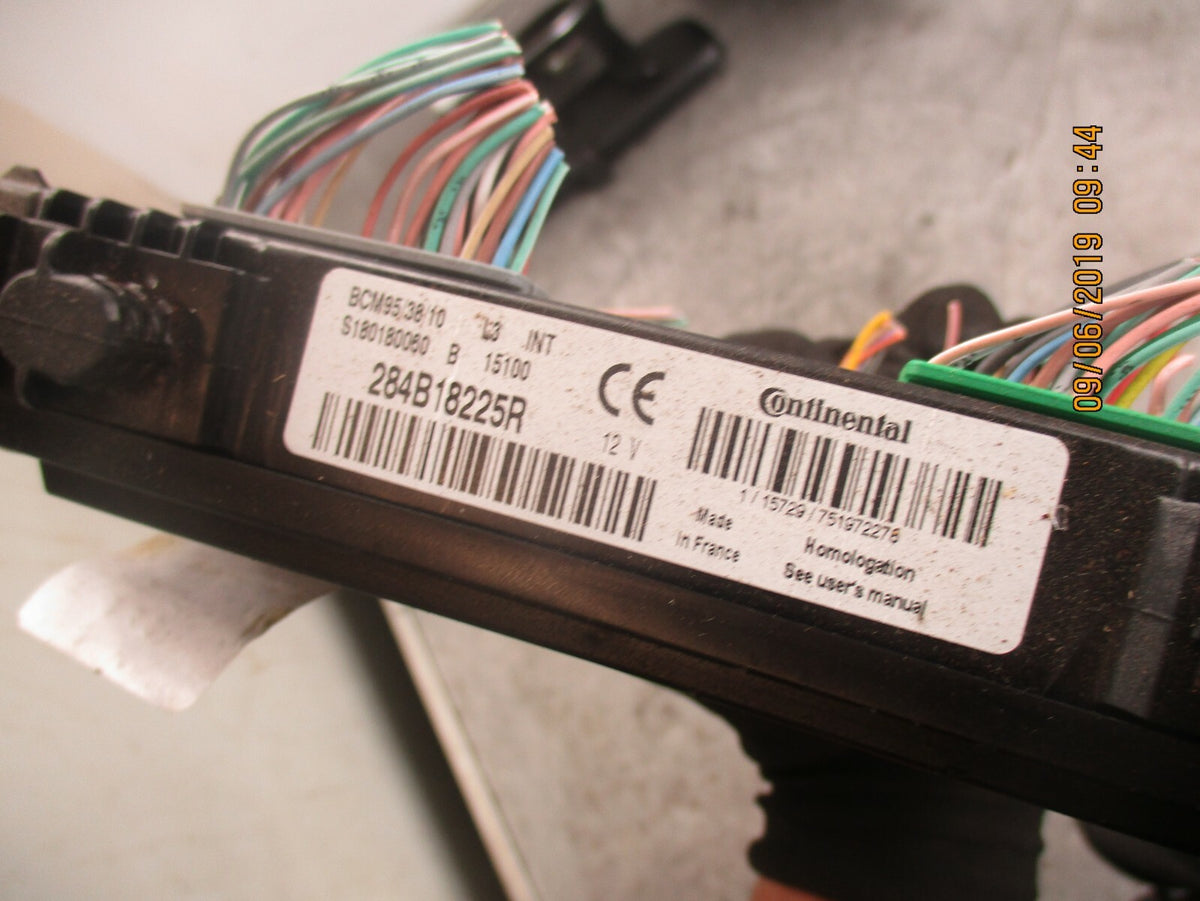 RENAULT MEGANE MK3 BODY CONTROL MODULE BCM 284B18225R