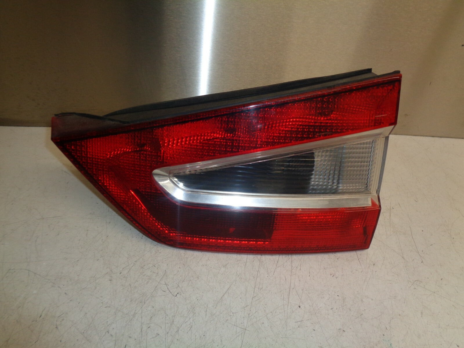 FORD GALAXY MK3 OSR DRIVER SIDE REAR INNER LIGHT 6M2113A602EB