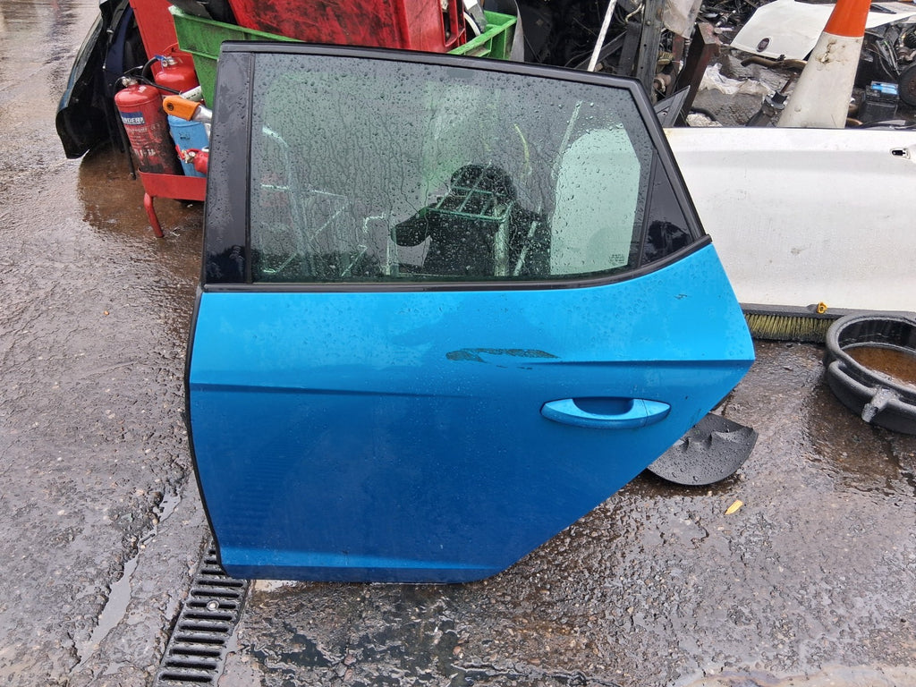 2017 FORD FOCUS MK3 HATCHBACK NSR PASSENGER SIDE REAR LEFT COMPLETE DOOR BLUE