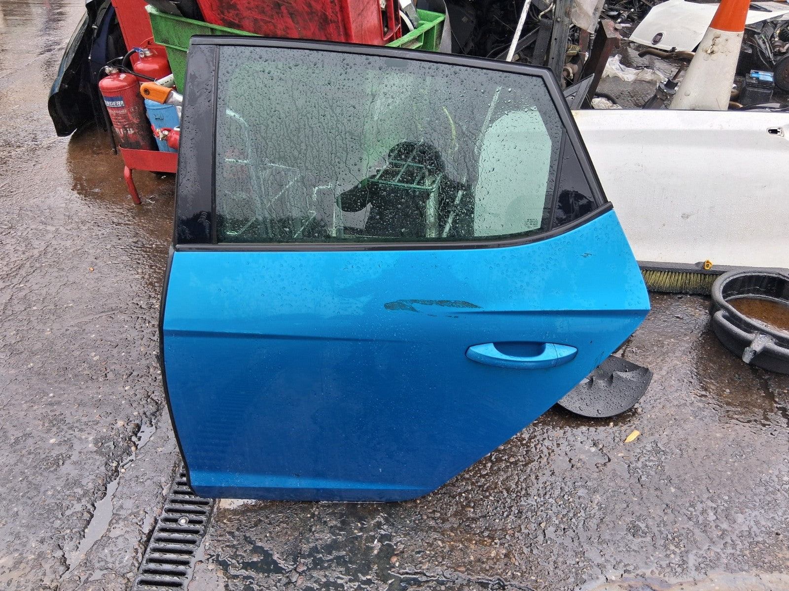 2017 FORD FOCUS MK3 HATCHBACK NSR PASSENGER SIDE REAR LEFT COMPLETE DOOR BLUE