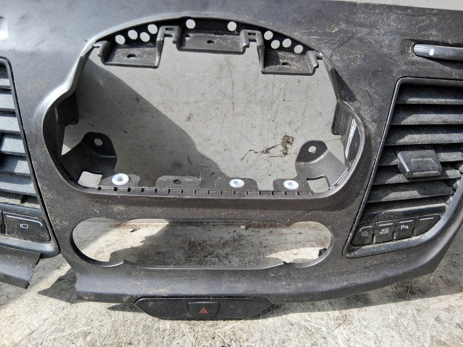 2021 FORD TRANSIT 350 MK8 CENTRE AIR VENTS WITH TRIM PANEL JK2118835BDW