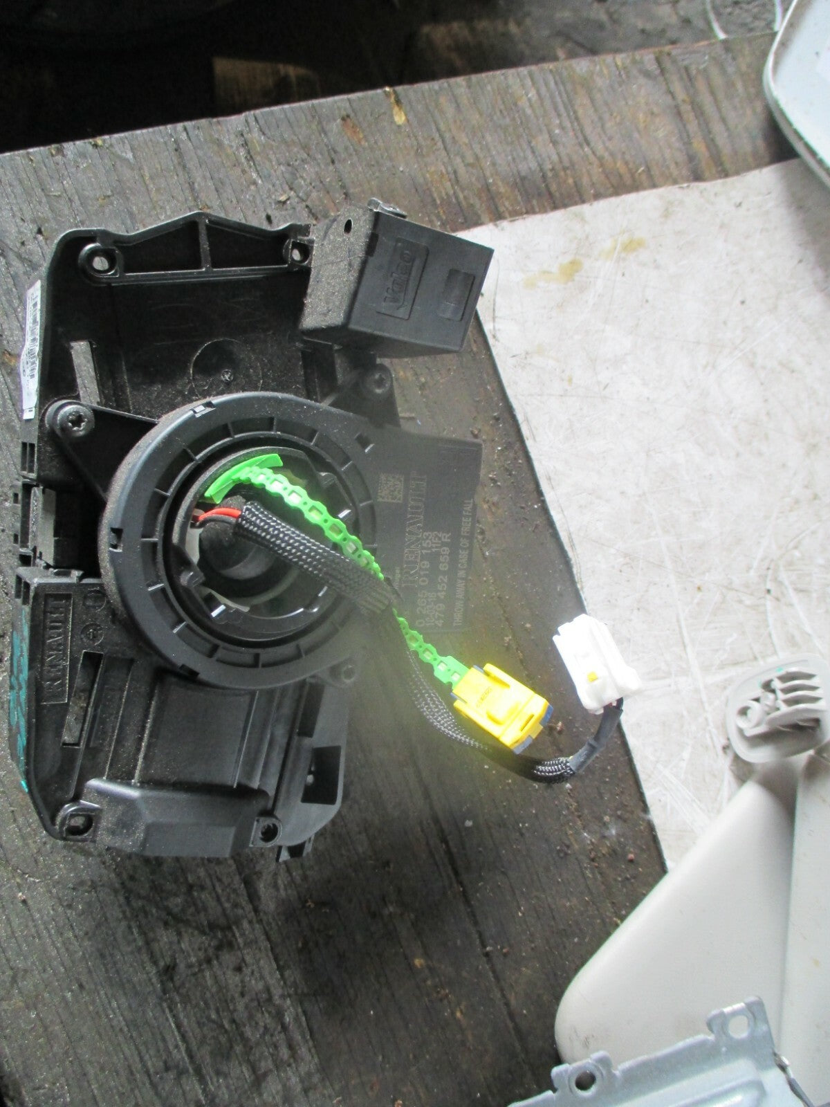 DACIA SANDERO 2018 MULTIFUCTIONAL STEERING WHEEL SWITCH BUTTON E11811200