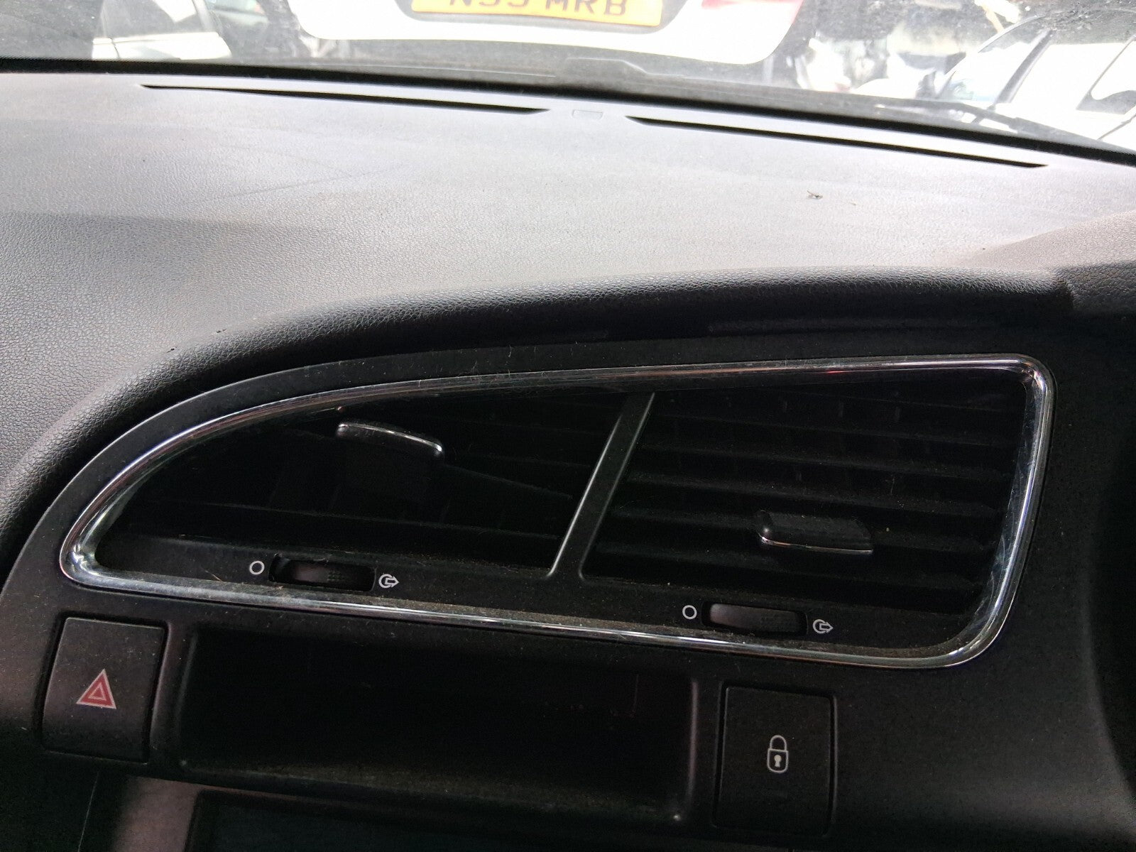 2012 PEUGEOT 3008 MK1 CENTRE DASHBOARD FRONT AIRVENT