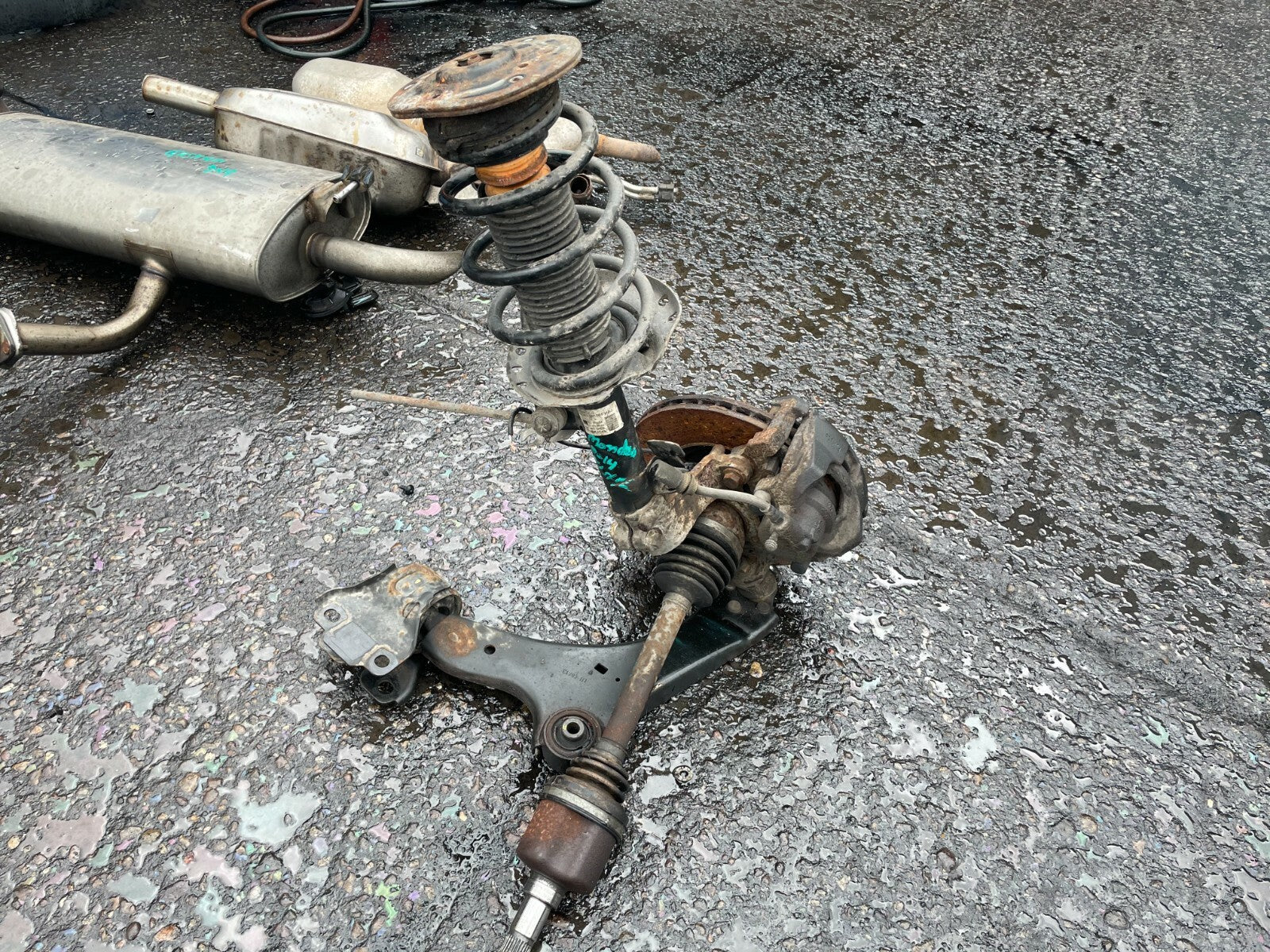 FORD MONDEO MK4 2014 1.6 DIESEL NSF PASSENGER FRONT SHOCK SPRING HUB LEG CALIPER