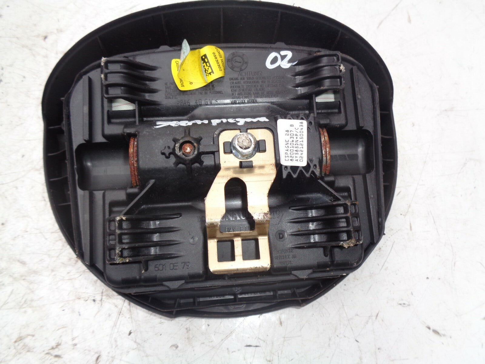 RENAULT MEGANE MK2 SALOON STEERING WHEEL SAFETY BAG 8200106307B