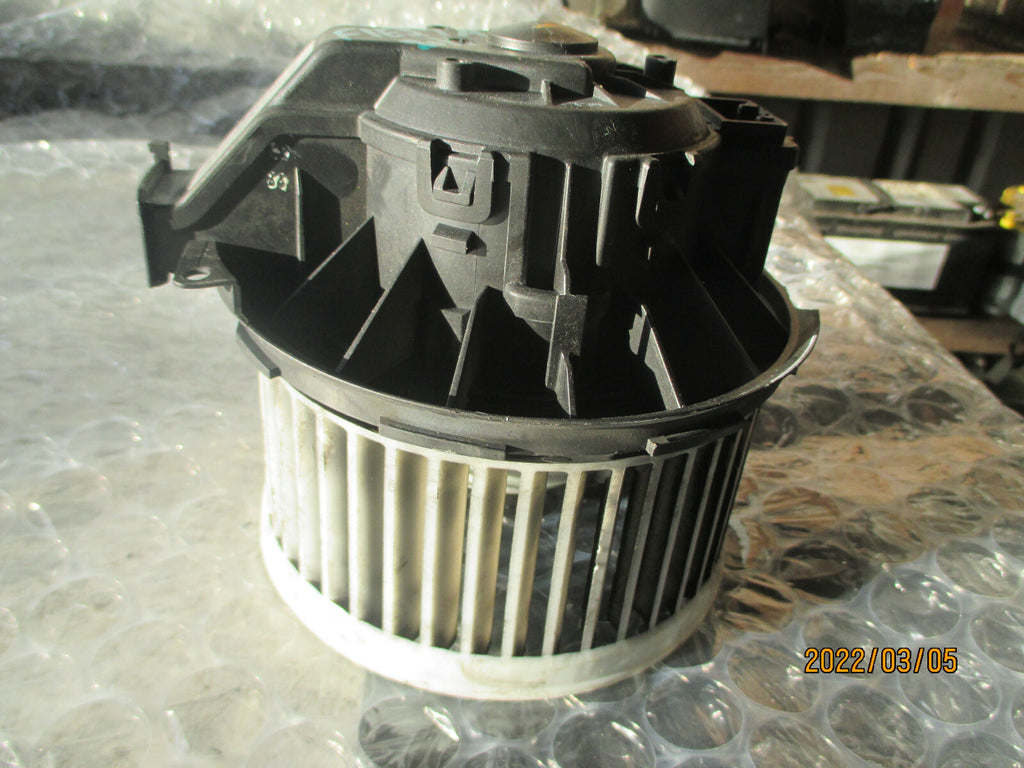 FORD FIESTA MK7 2011 HEATER BLOWER MOTOR FAN 8E2H18456BA