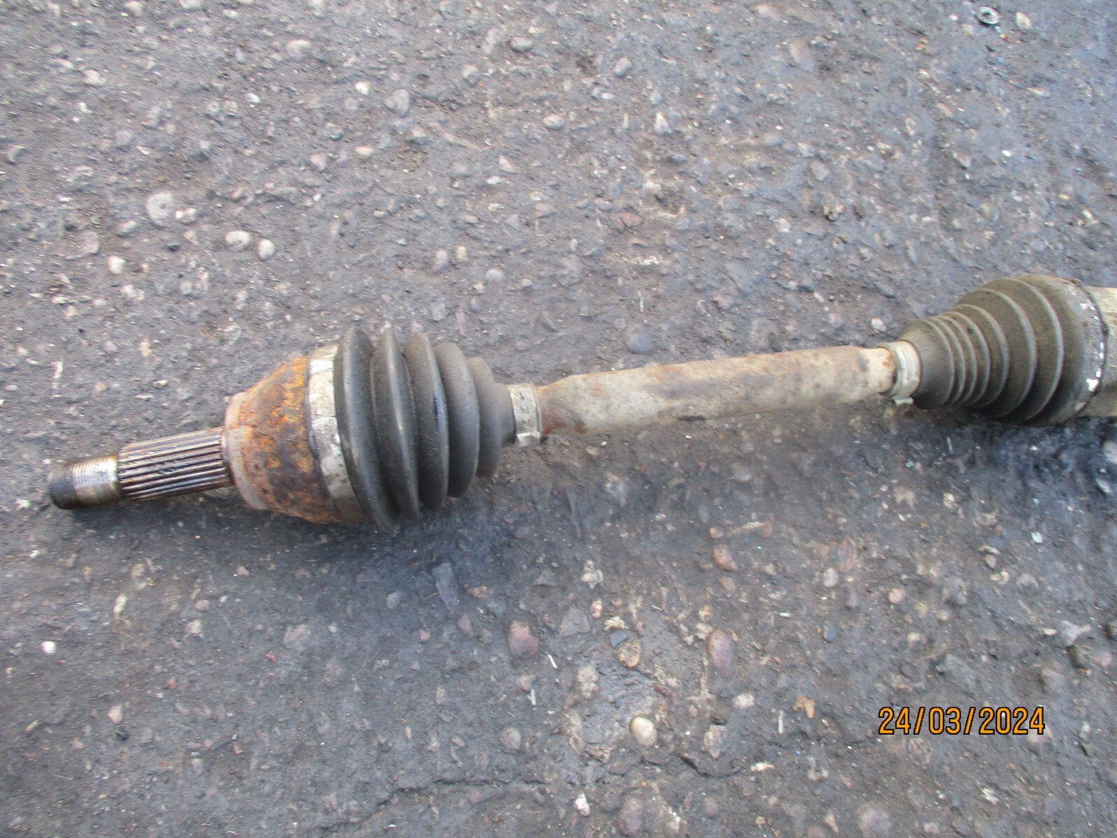 FORD TRANSIT COURIER 2014 1.6 DIESEL OSF DRIVER SIDE FRONT DRIVESHAFT