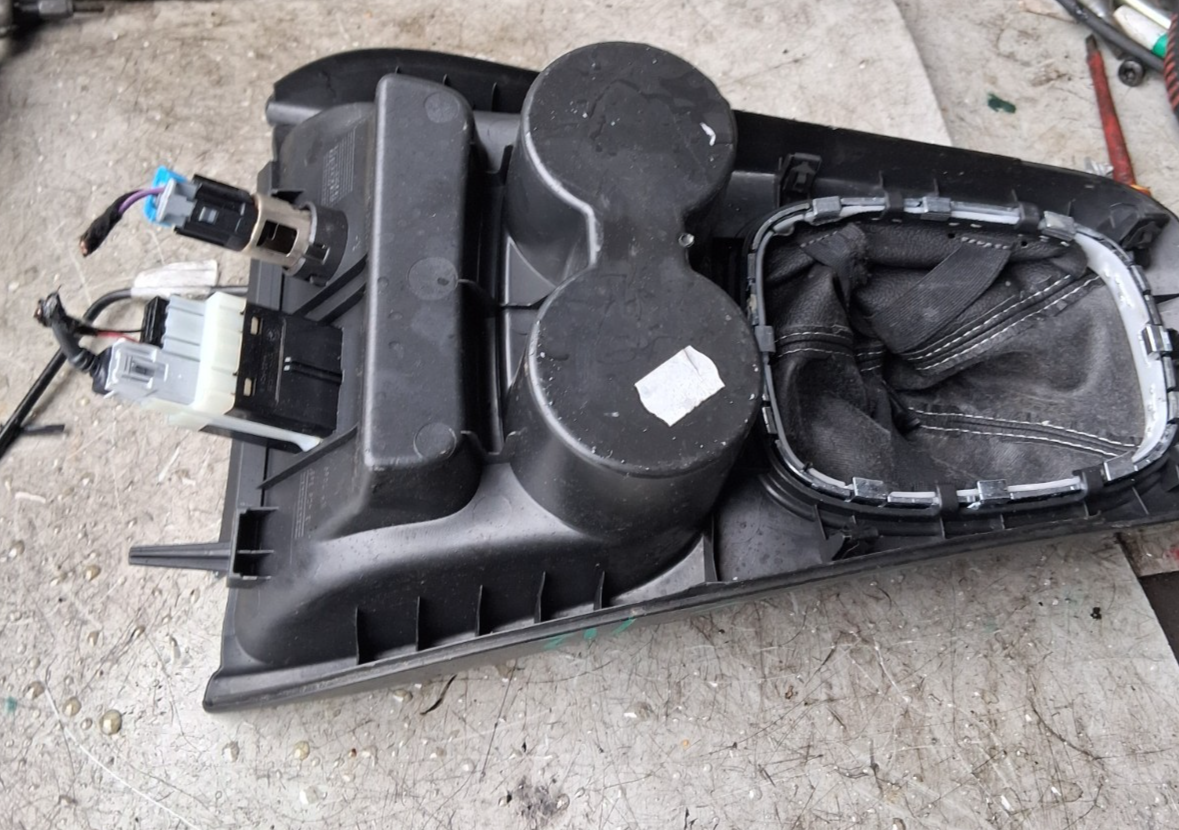 2012 VAUXHALL CORSA E CENTRE CONSOLE GEAR SELECTOR 460029937