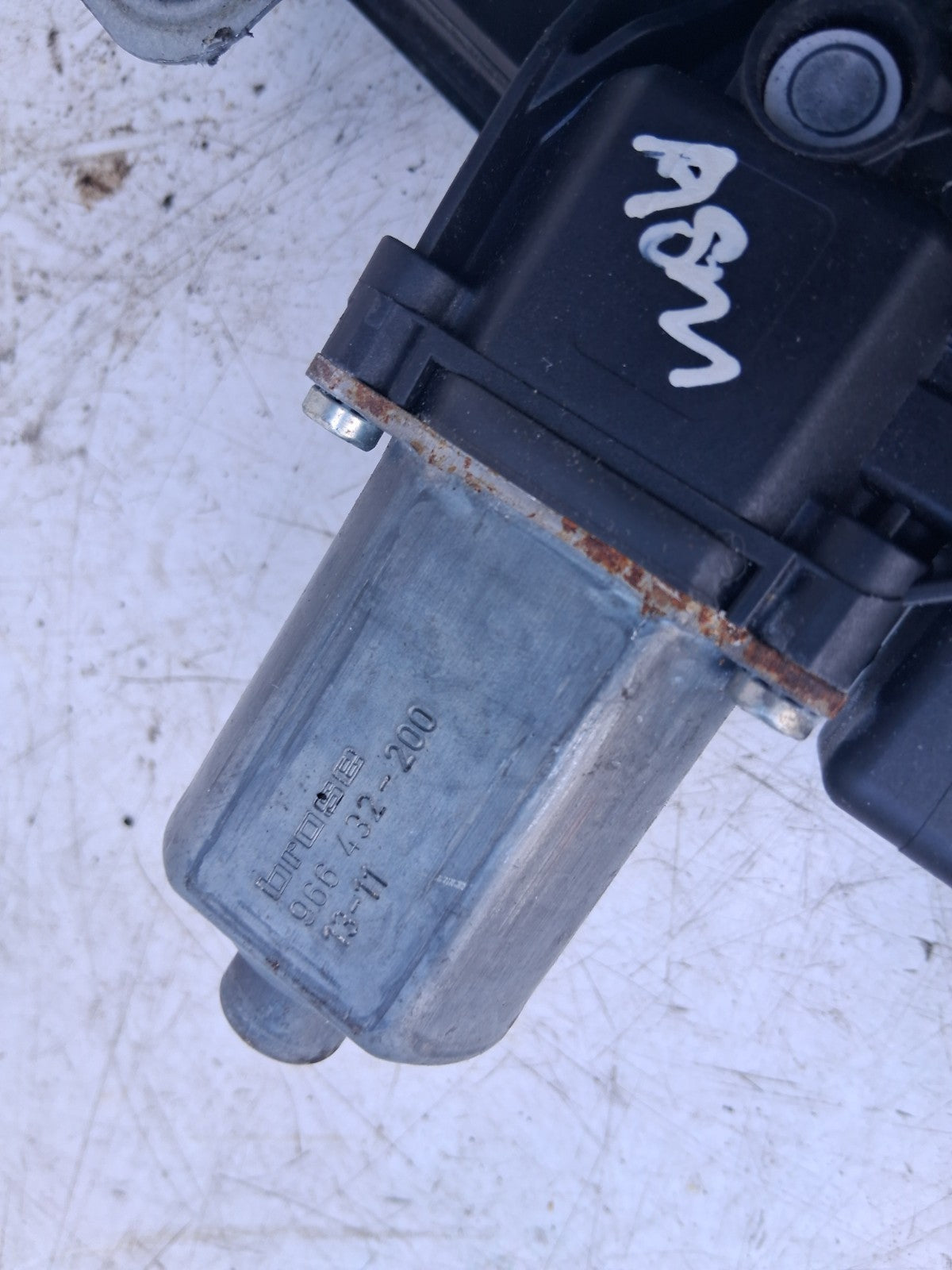 2018 ZAFIRA C OSF DRIVER SIDE FRONT RIGHT WINDOW MOTOR REGULATOR 915368104
