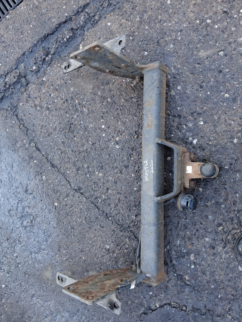 2020 RENAULT MASTER MK3 TOWBAR METAL WITH ELECTRICS