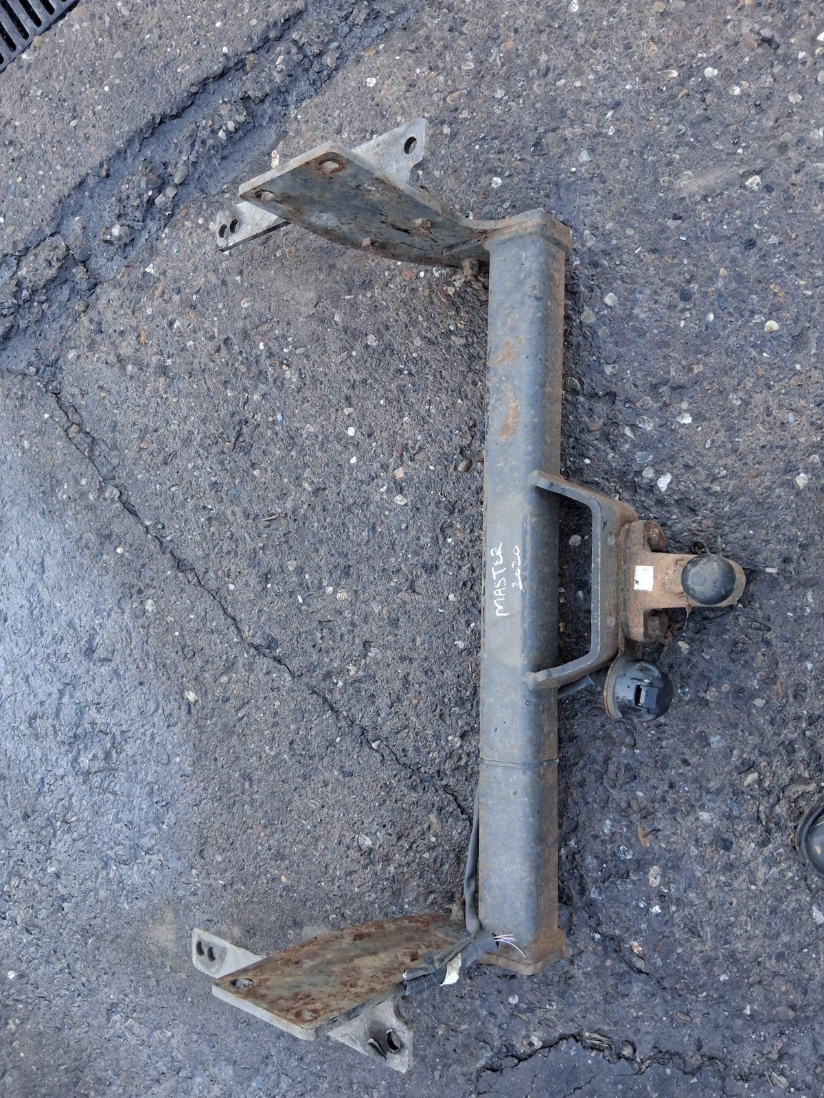 2020 RENAULT MASTER MK3 TOWBAR METAL WITH ELECTRICS