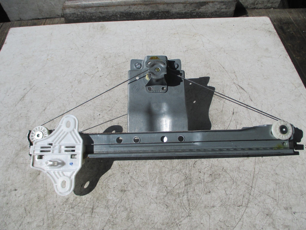 RENAULT CLIO MK4 NSR PASSENGER SIDE REAR WINDOW REGULATOR MOTOR 827013204R