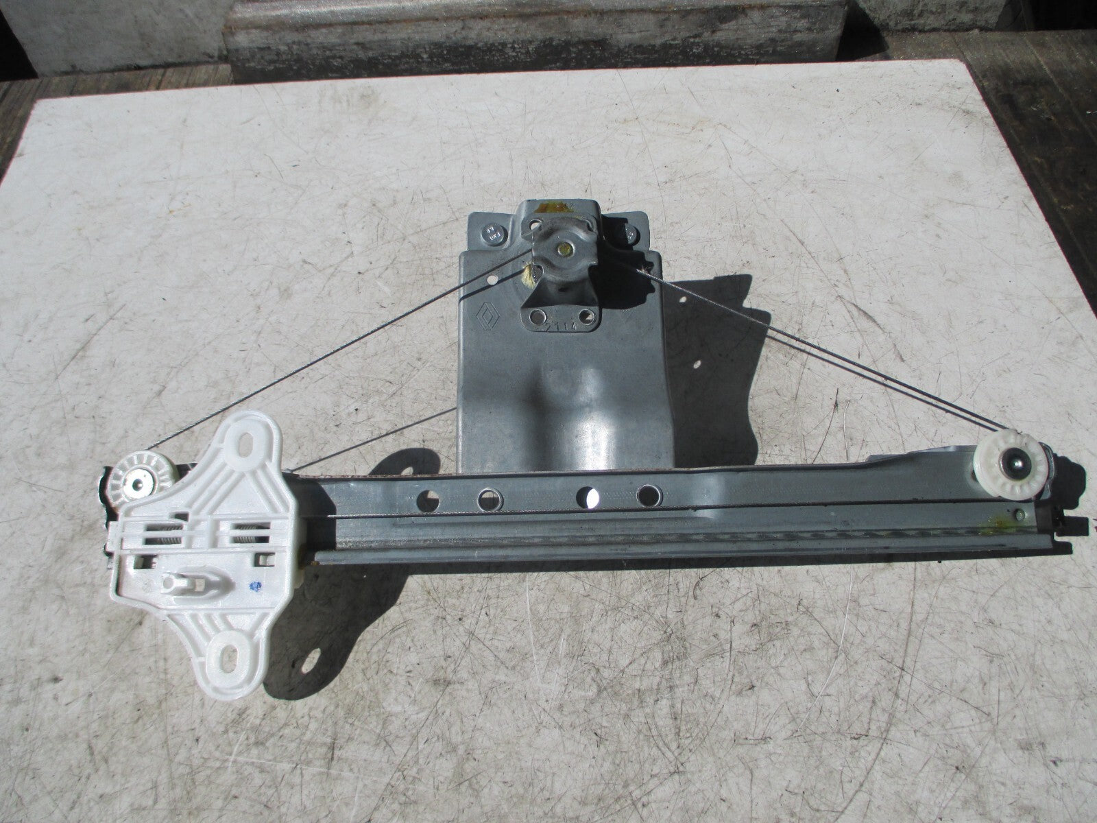 RENAULT CLIO MK4 NSR PASSENGER SIDE REAR WINDOW REGULATOR MOTOR 827013204R
