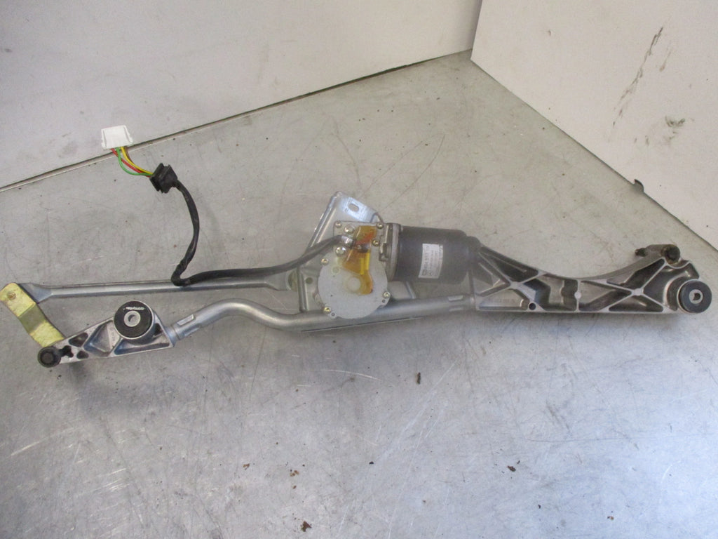2002 MERCEDES C CLASS COUPE W203 FRONT WIPER MOTOR AND LINKAGE A2038200442