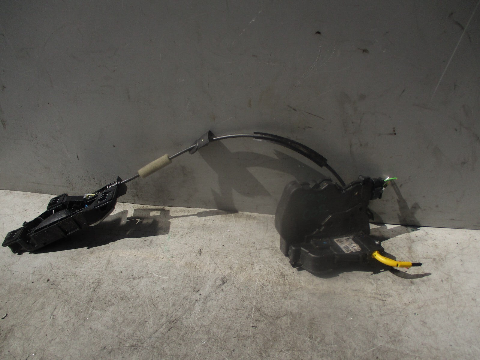 2021 CITROEN C4 MK3 OSR DRIVER REAR DOOR LOCK & INTERIOR DOOR HANDLE 9832797380