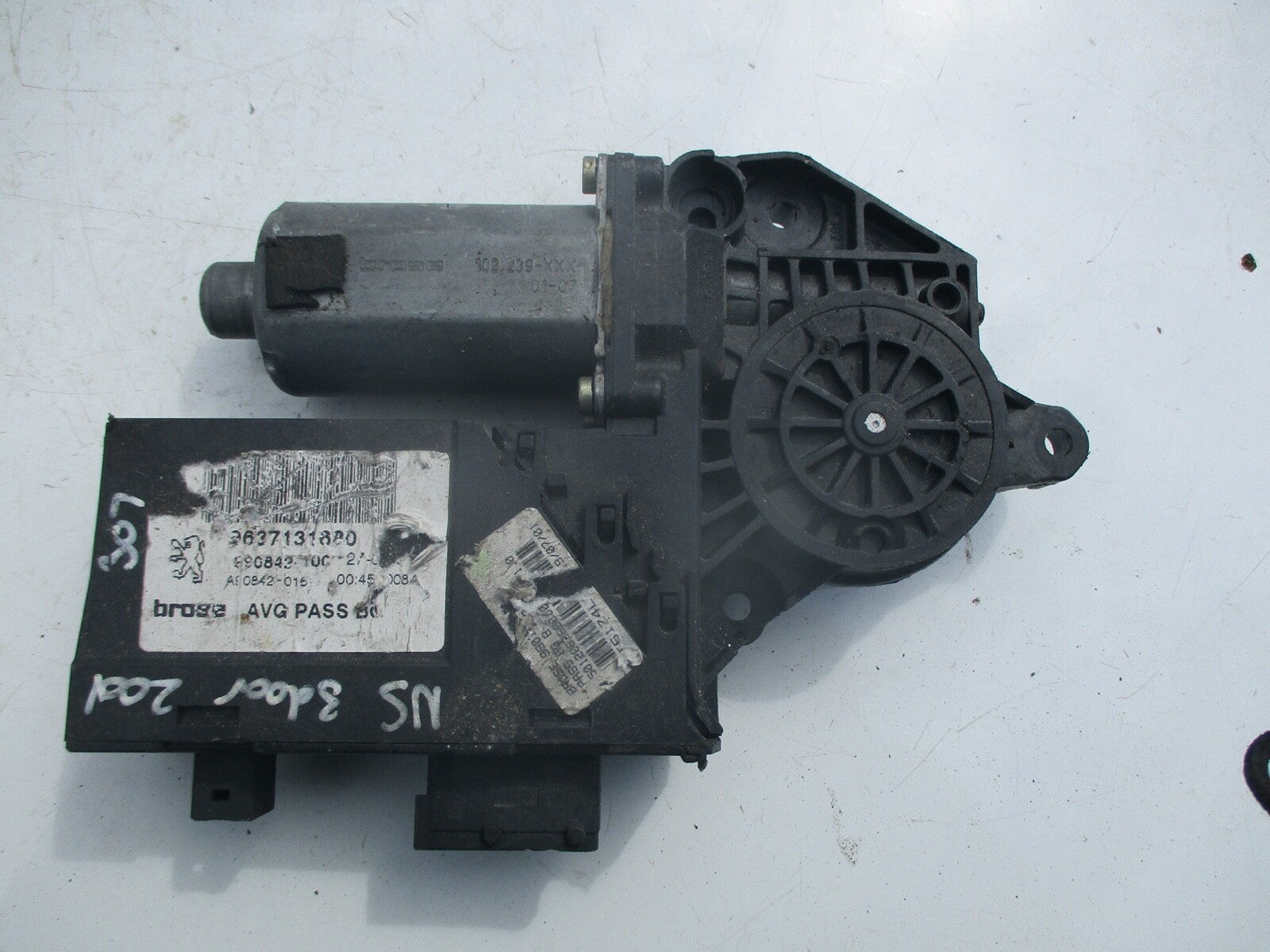 PEUGEOT 307 2004 3 DOOR HATCHBACK NS PASSENGER SIDE WINDOW MOTOR 9637131680