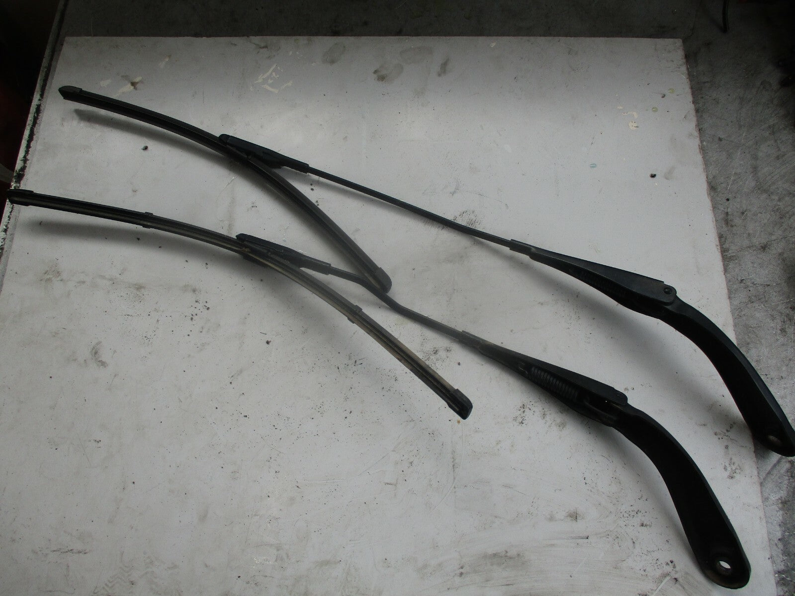 BMW 1 SERIES F20 F21 FRONT WIPER ARMS & BLADES BLACK PAIR