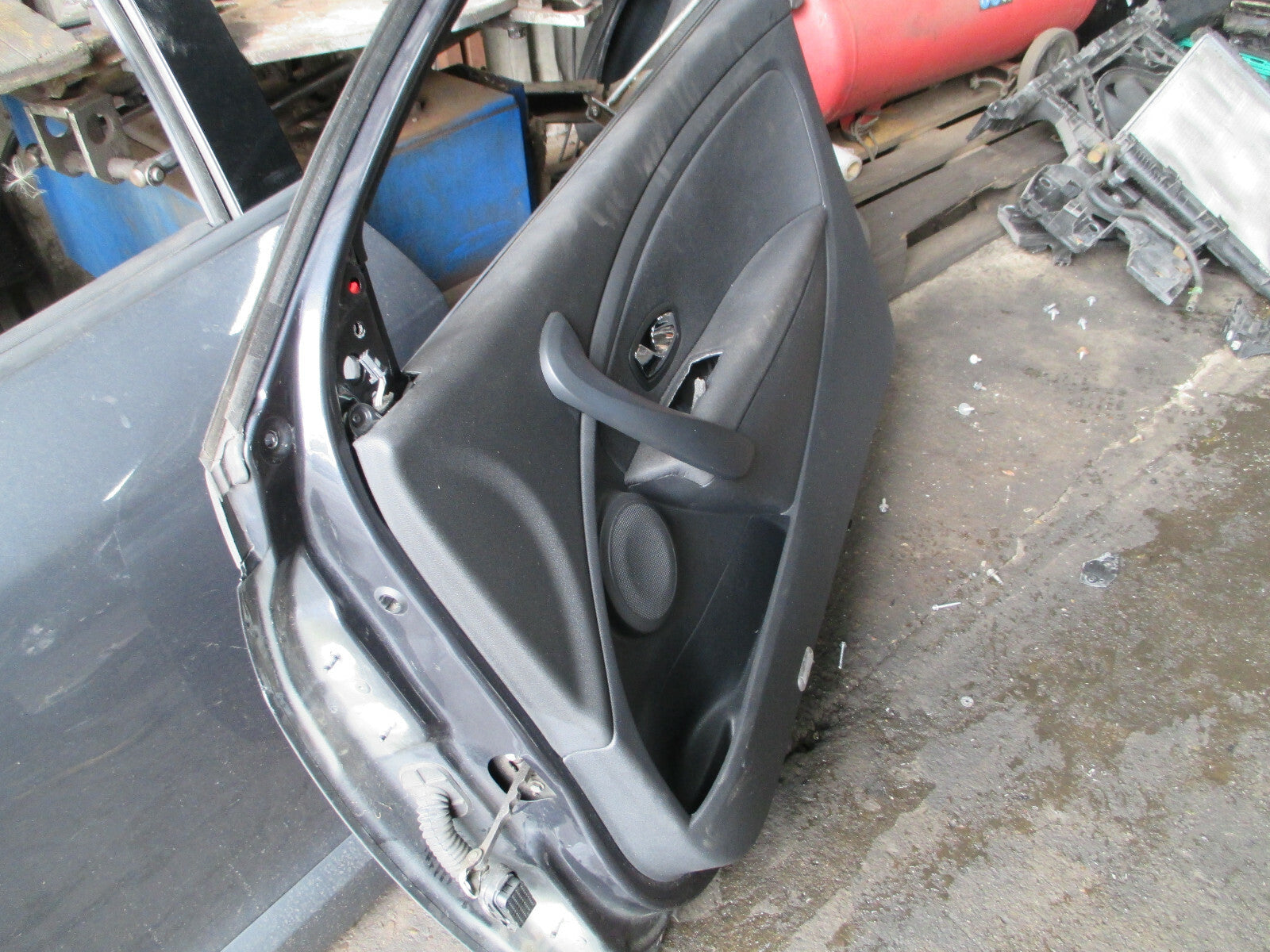 RENAULT MEGANE MK3 2013 OSF DRIVER SIDE COMPLETE DOOR GRIS ECLIPSE