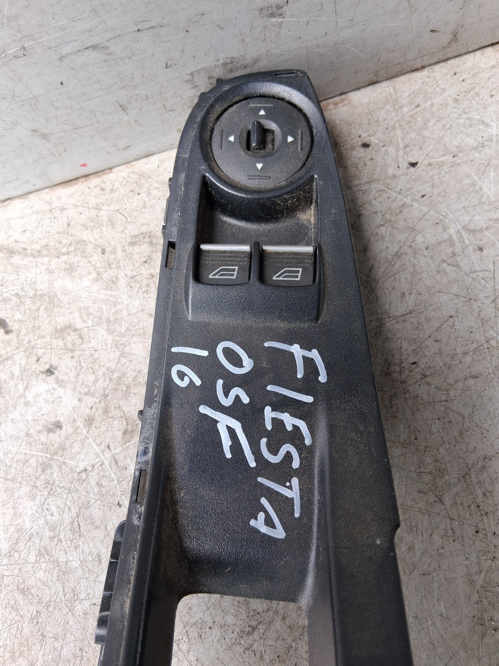 FORD FIESTA MK7 2016 5 DOOR OSF DRIVER SIDE FRON DOOR LOCK MECHANISM 10138821