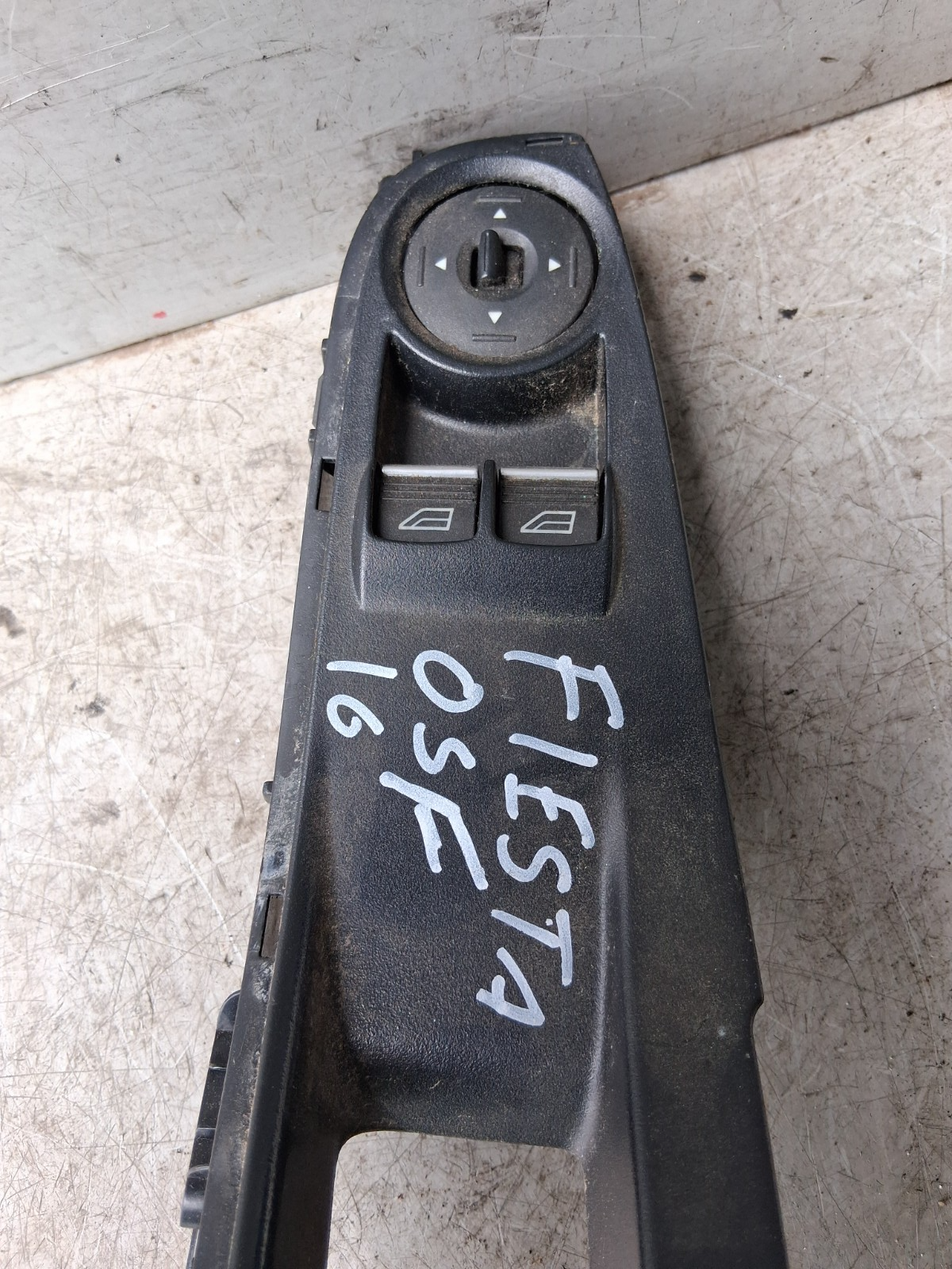 FORD FIESTA MK7 2016 5 DOOR OSF DRIVER SIDE FRON DOOR LOCK MECHANISM 10138821