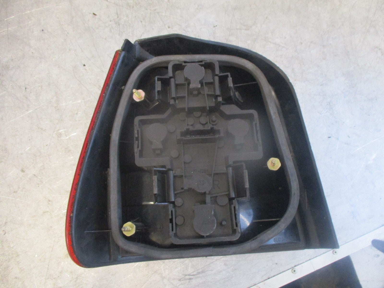 2001 SKODA FELICIA  OSR DRIVER SIDE REAR LIGHT & BULB HOLDER 6U0945096A