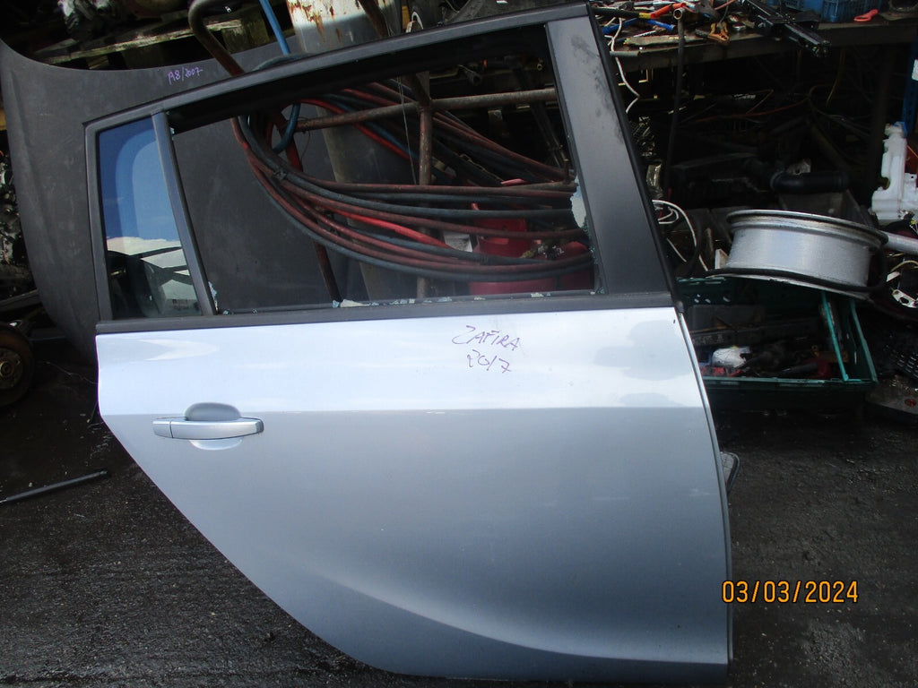 VAUXHALL ZAFIRA C 2017 OSF DRIVER SIDE FRONT DOOR BLUE SILVER