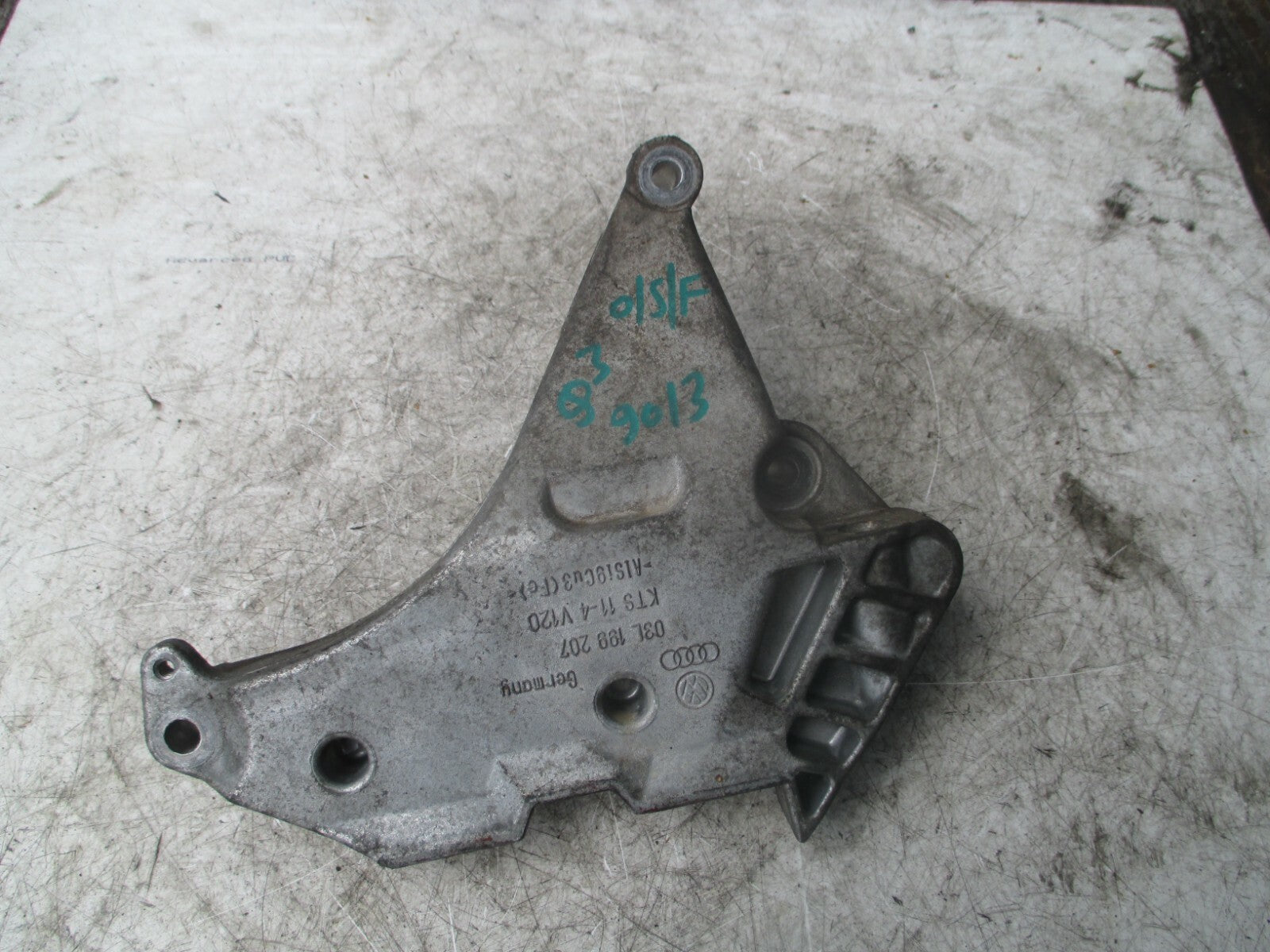 AUDI Q3 2013 1.6 TDI OSF DRIVER FRONT ENGINE SUPPORT MOUNT BRACKET 03L199207