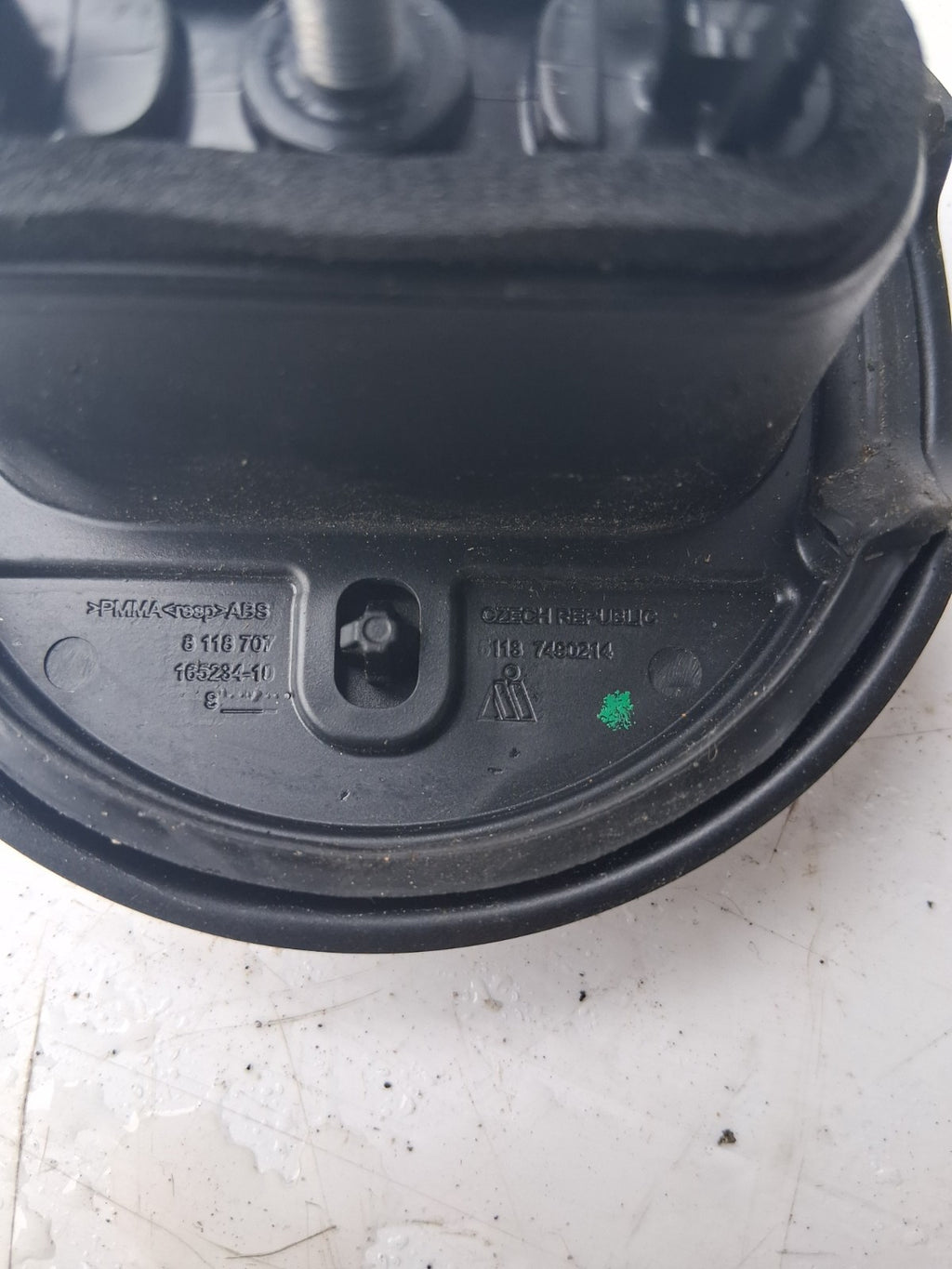 2024 BMW 2 SERIES F44 REAR MANUFACTURER BADGE EMBLEM 8118707