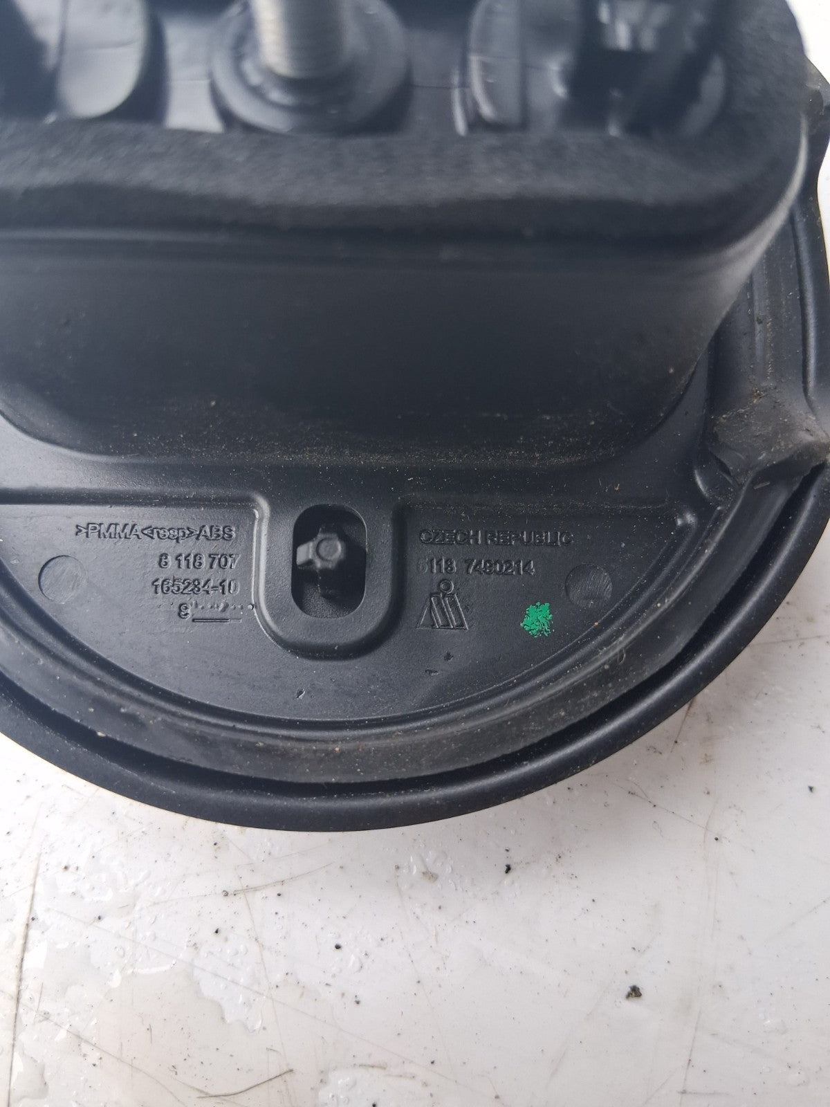 2024 BMW 2 SERIES F44 REAR MANUFACTURER BADGE EMBLEM 8118707
