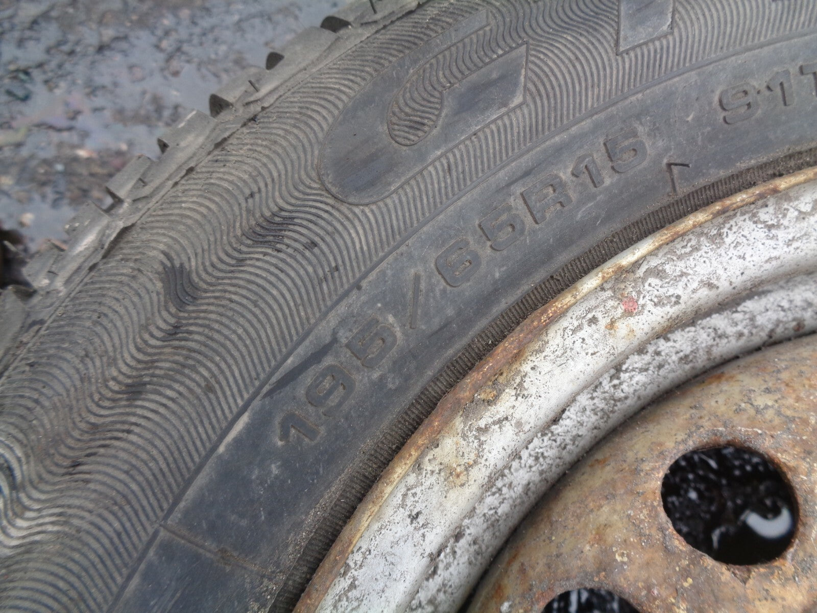 FORD TRANSIT CONNECT 2007 15 INCH SPARE STEEL WHEEL WITH TYRE 195/65R15