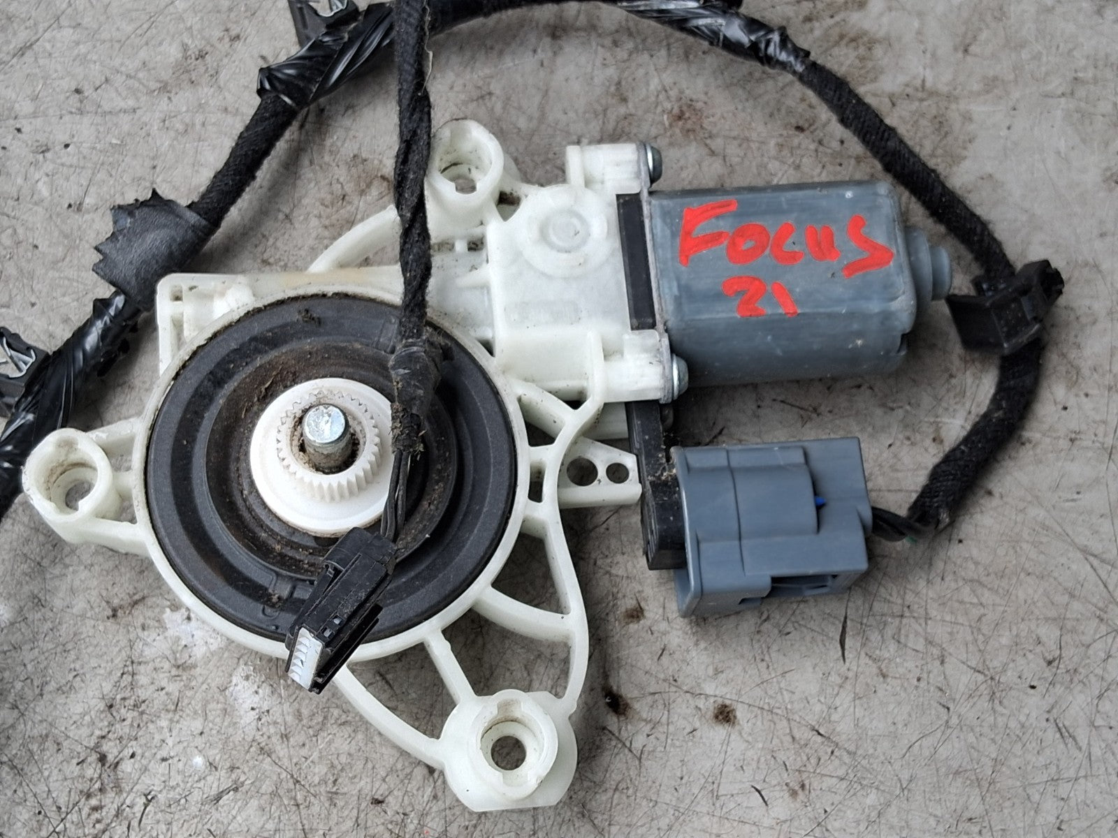 2021 FORD FOCUS MK4 OSF DRIVER SIDE FRONT RIGHT WINDOW MOTOR JX7B14A389