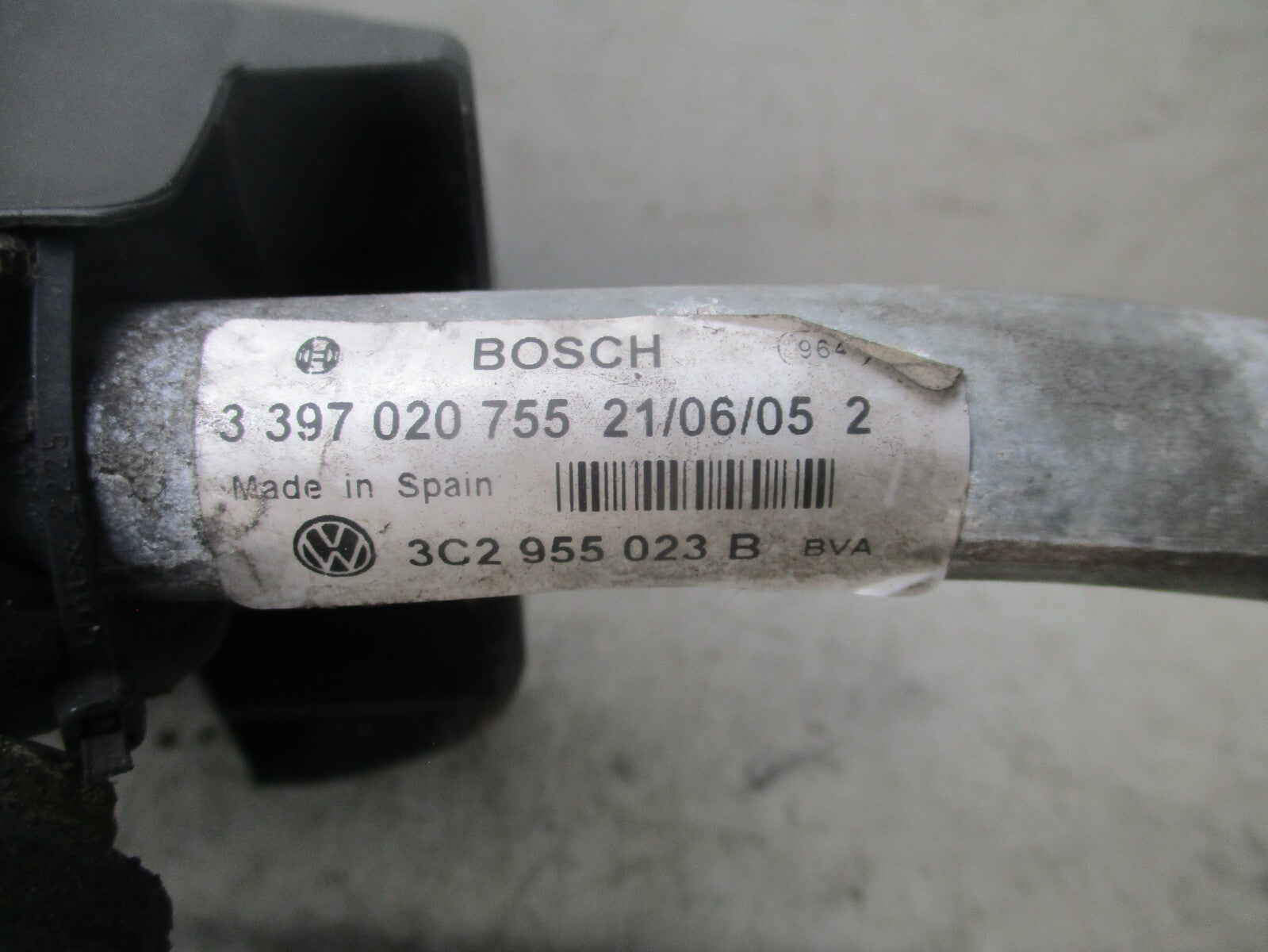VOLKSWAGEN PASSAT 2006 FRONT WINDSCREEN WIPER MOTOR LINKAGE 3397020755