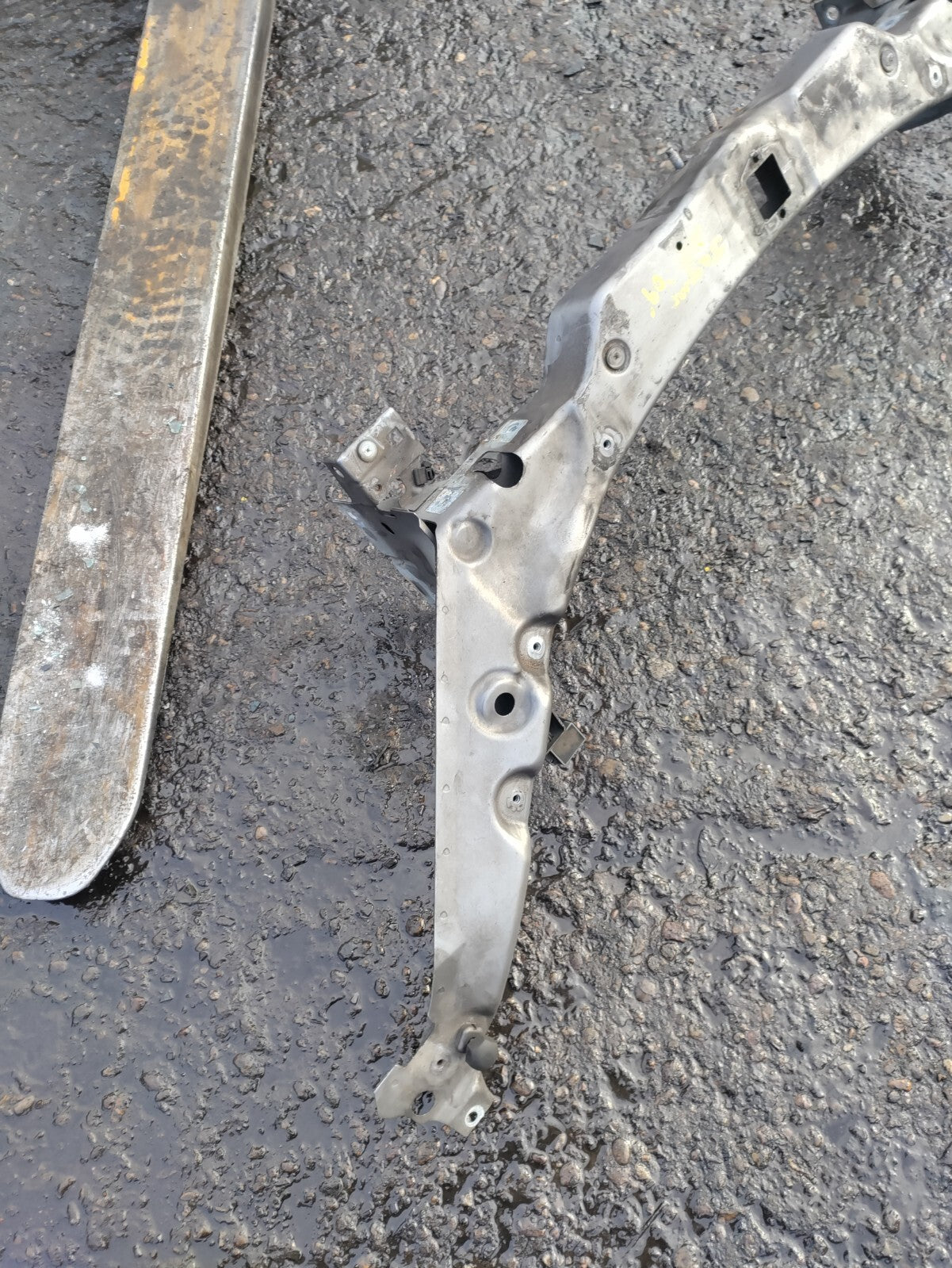 2009 JAGUAR XF X250 FRONT SLAM PANEL TOP BONNET LOCK RADIATOR SUPPORT BAR