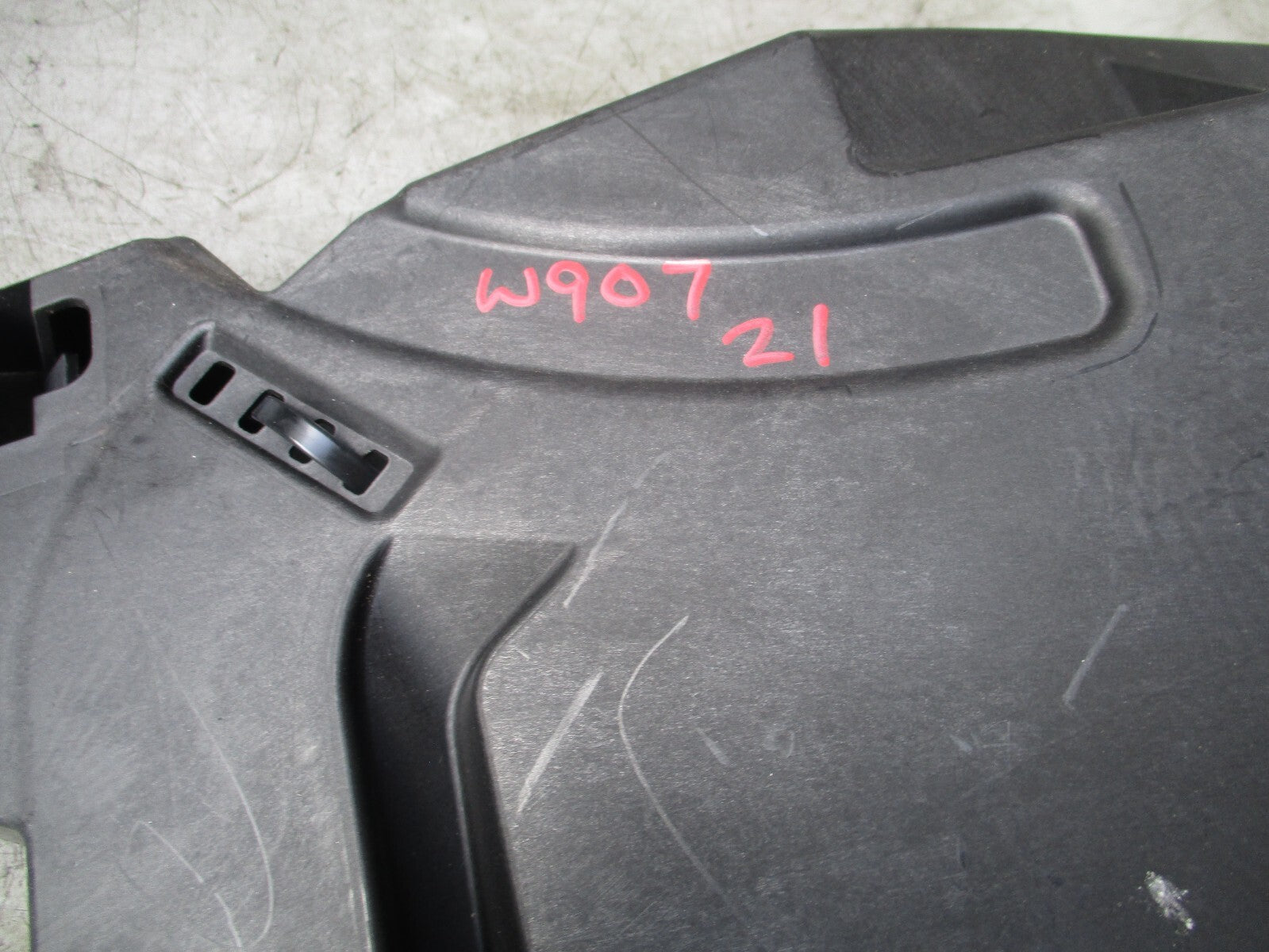 2021 MERCEDES BENZ SPRINTER W907 FUSE BOX RELAY P00170403