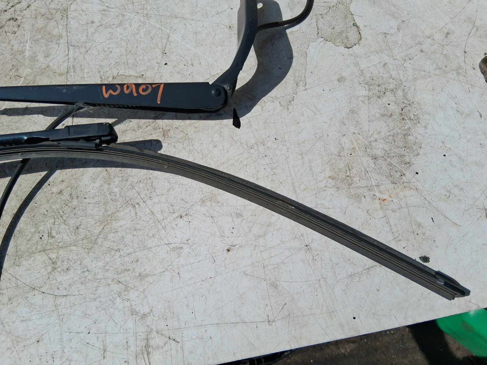 2021 MERCEDES BENZ SPRINTER W907 FRONT WIPER ARM AND BLADES